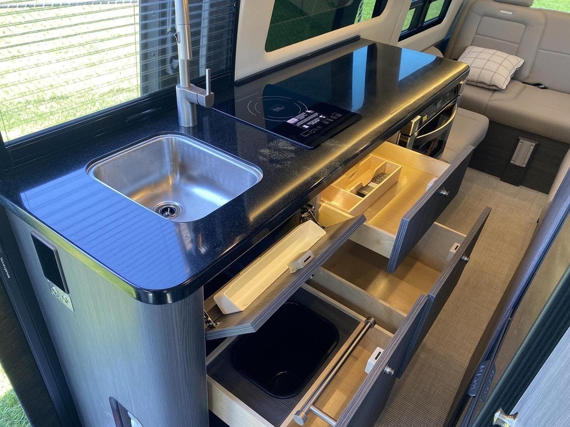 2025 AIRSTREAM INTERSTATE