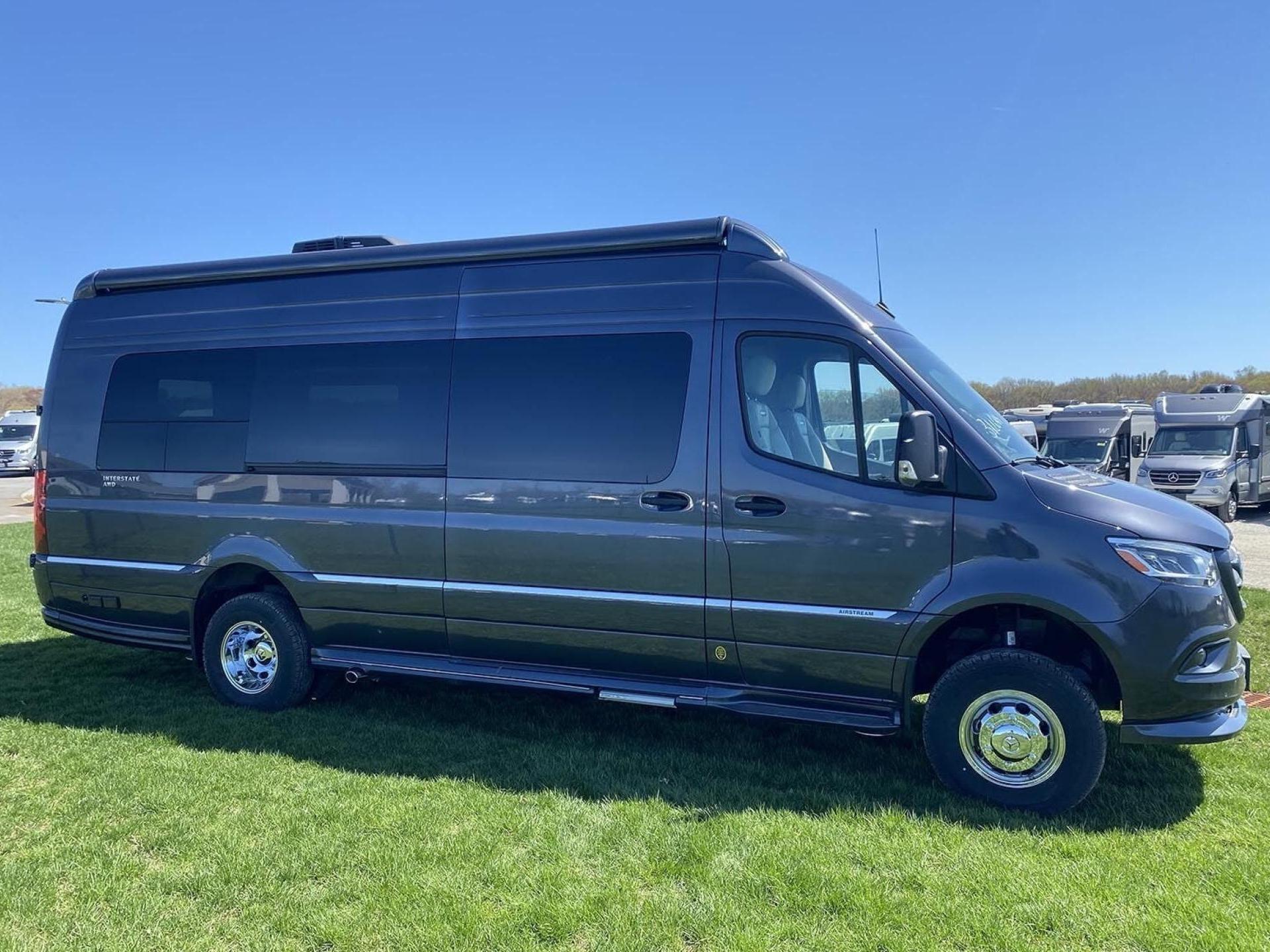 2025 AIRSTREAM INTERSTATE