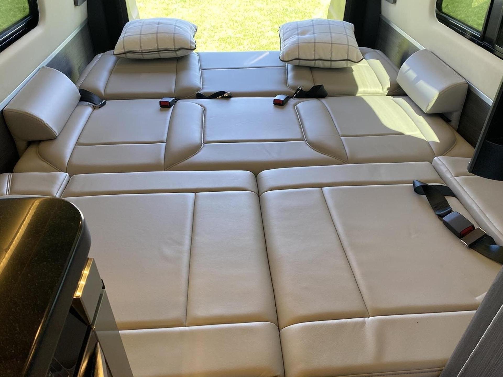 2025 AIRSTREAM INTERSTATE