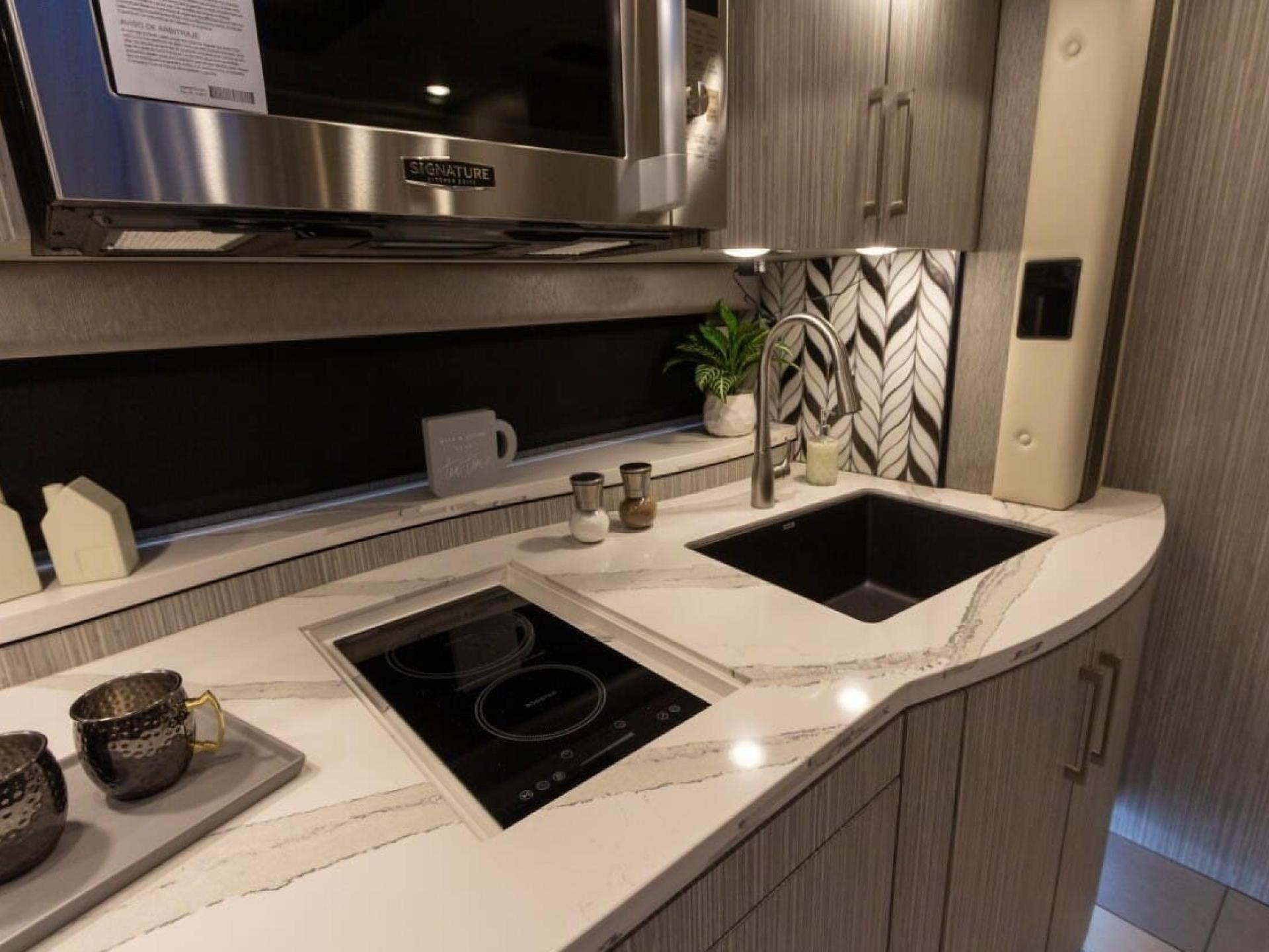 2025 FORETRAVEL REALM