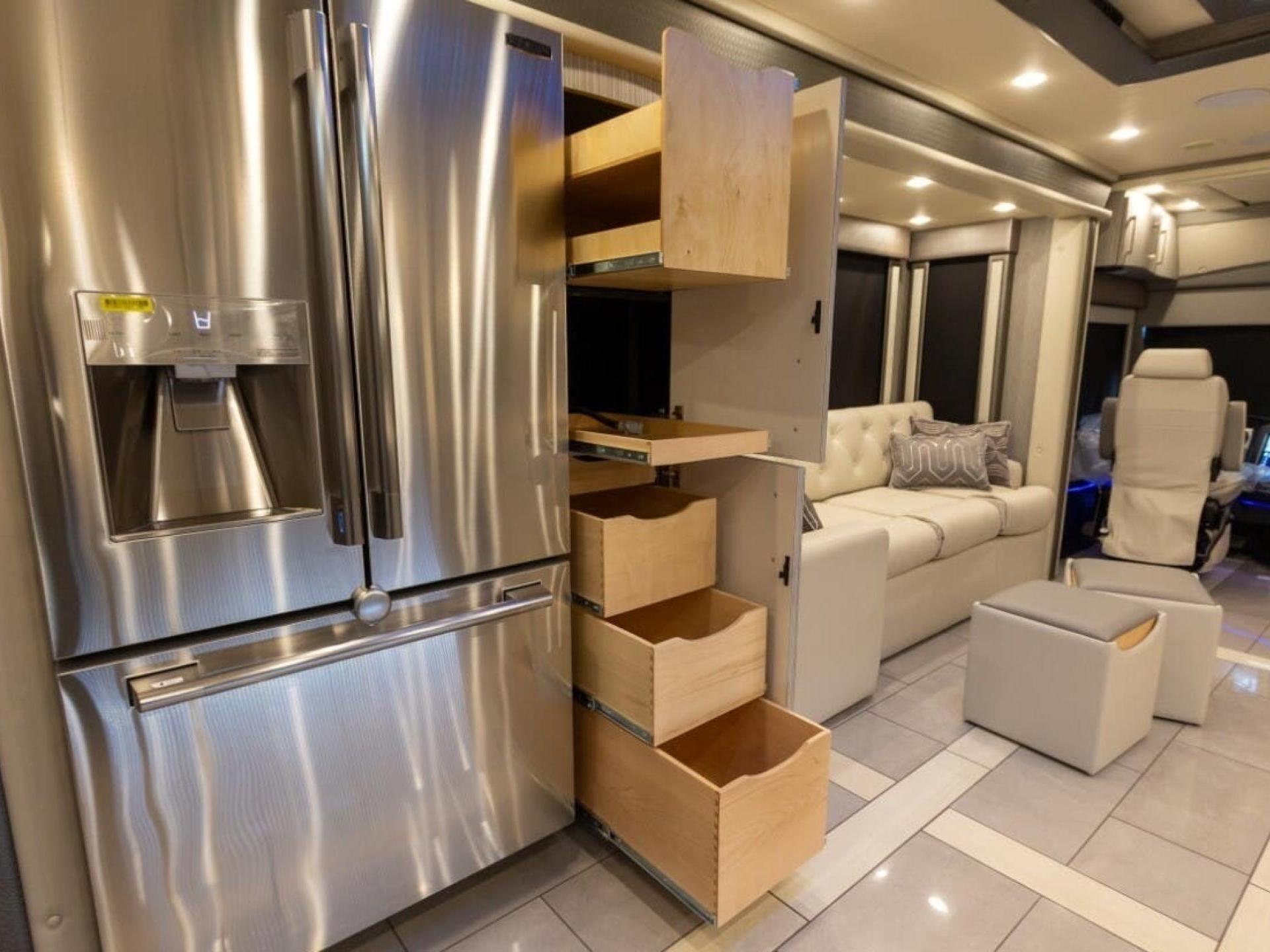 2025 FORETRAVEL REALM