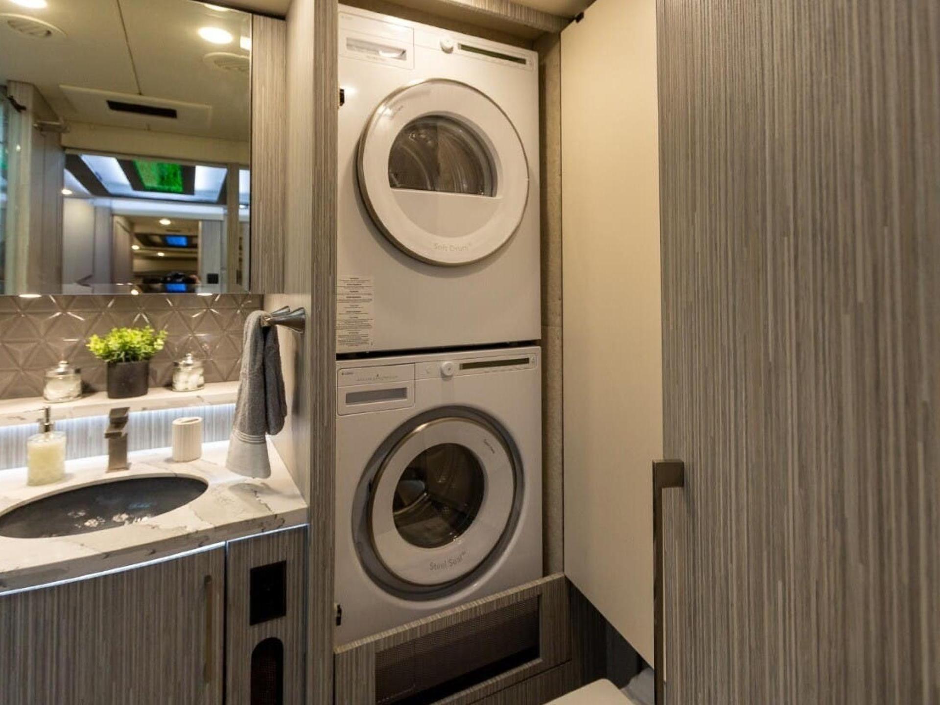 2025 FORETRAVEL REALM