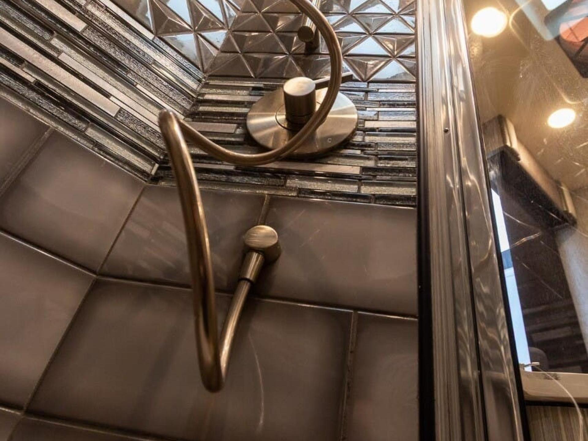 2025 FORETRAVEL REALM