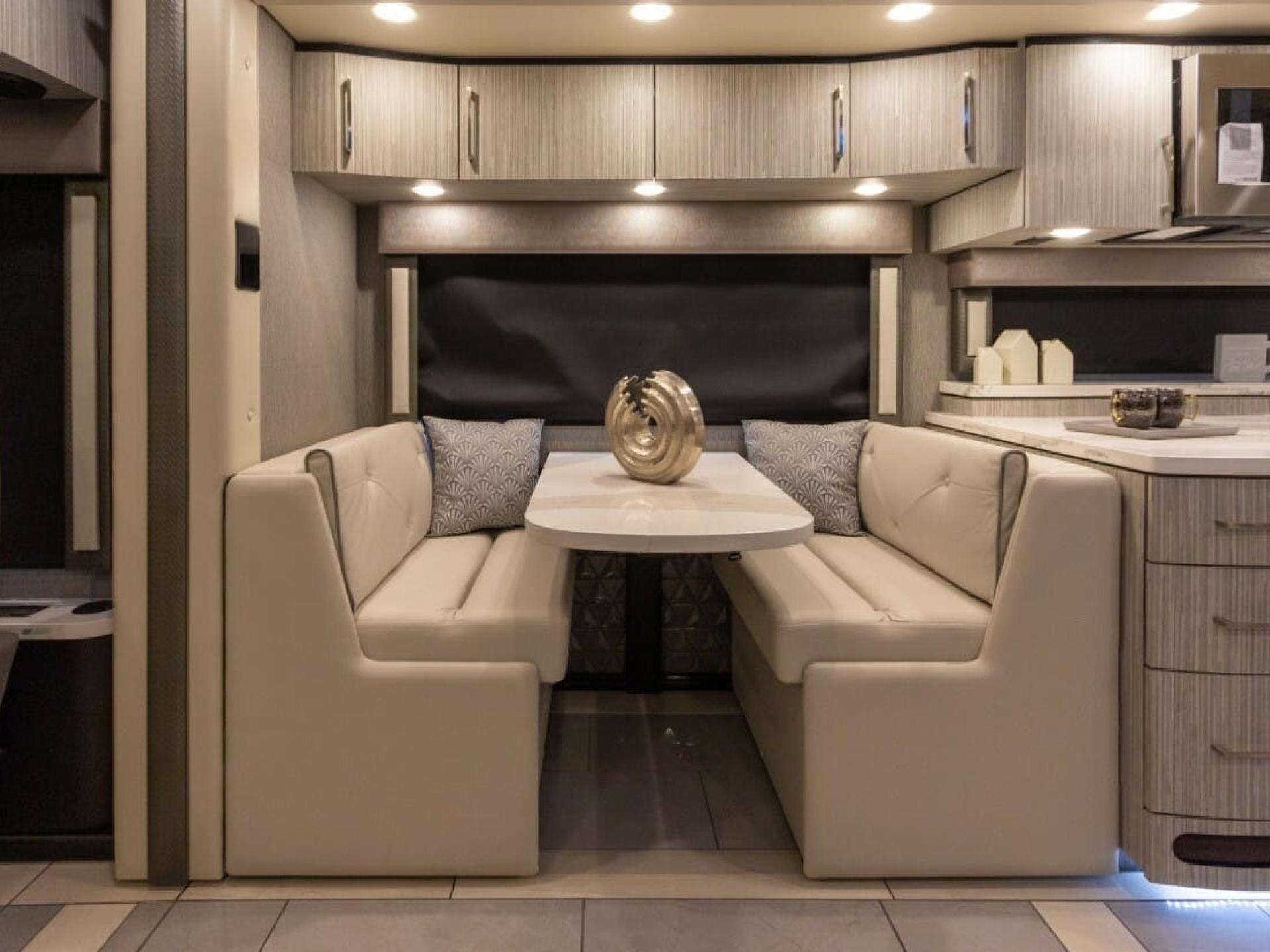 2025 FORETRAVEL REALM