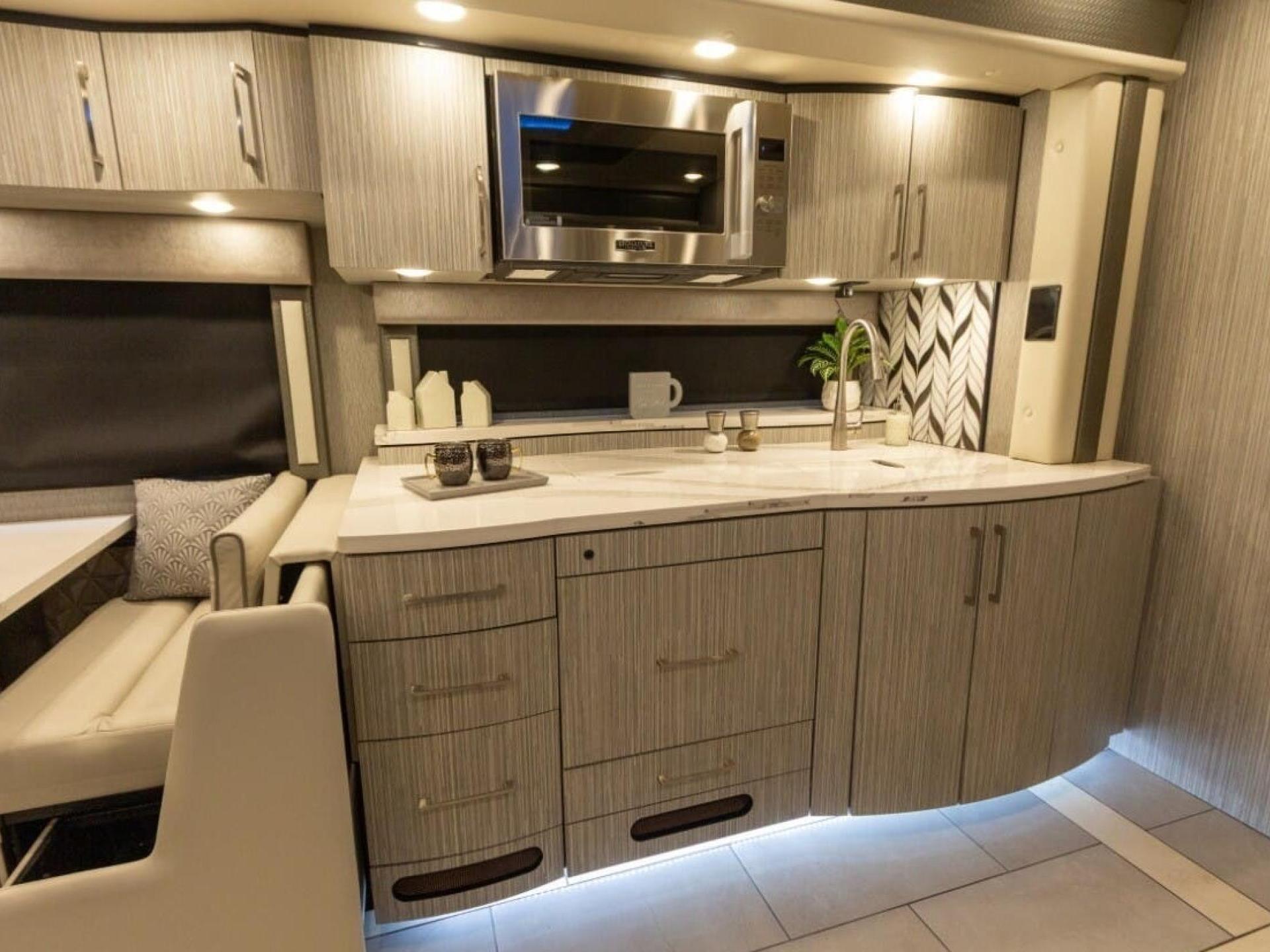 2025 FORETRAVEL REALM