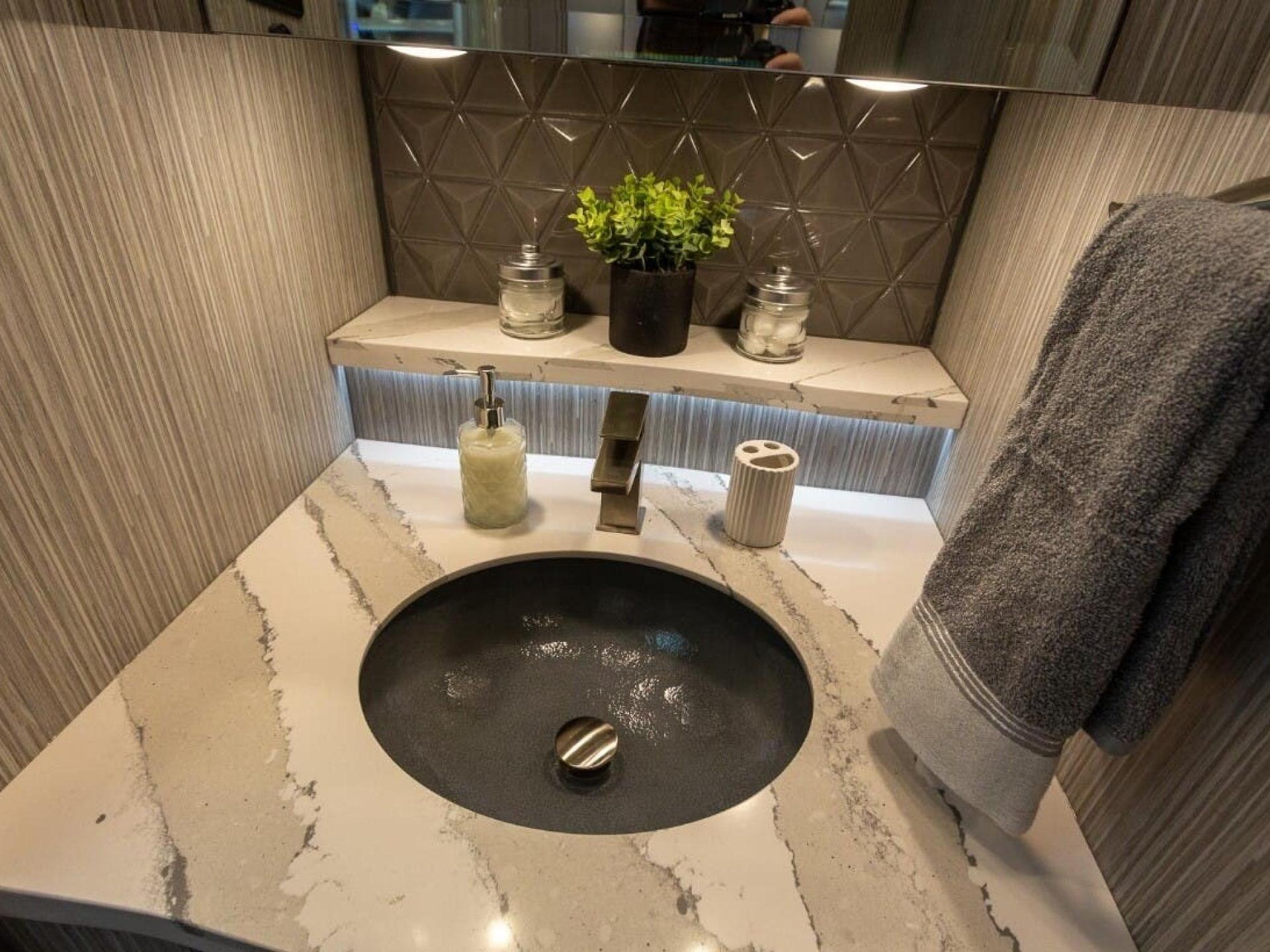 2025 FORETRAVEL REALM