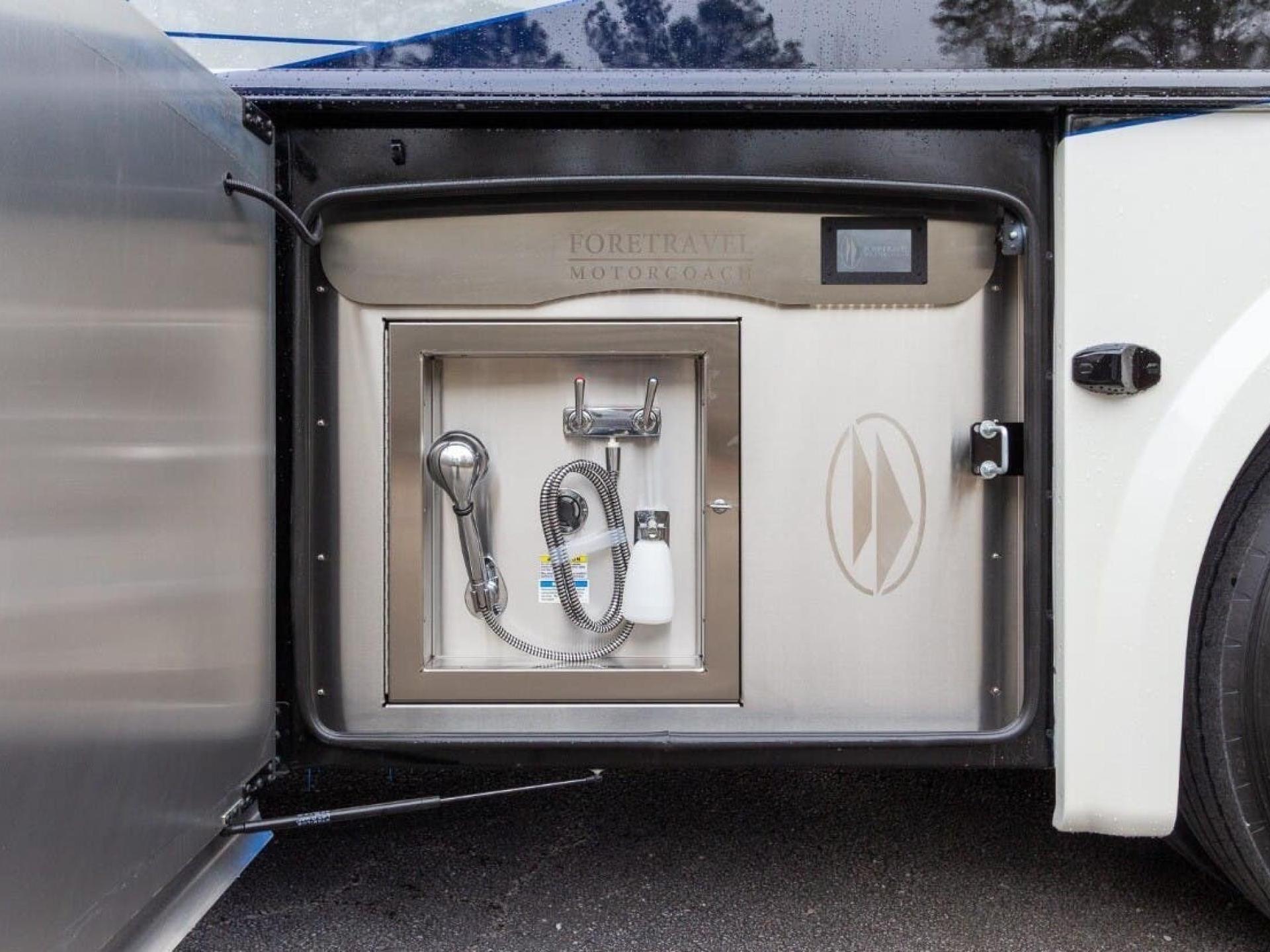 2025 FORETRAVEL REALM