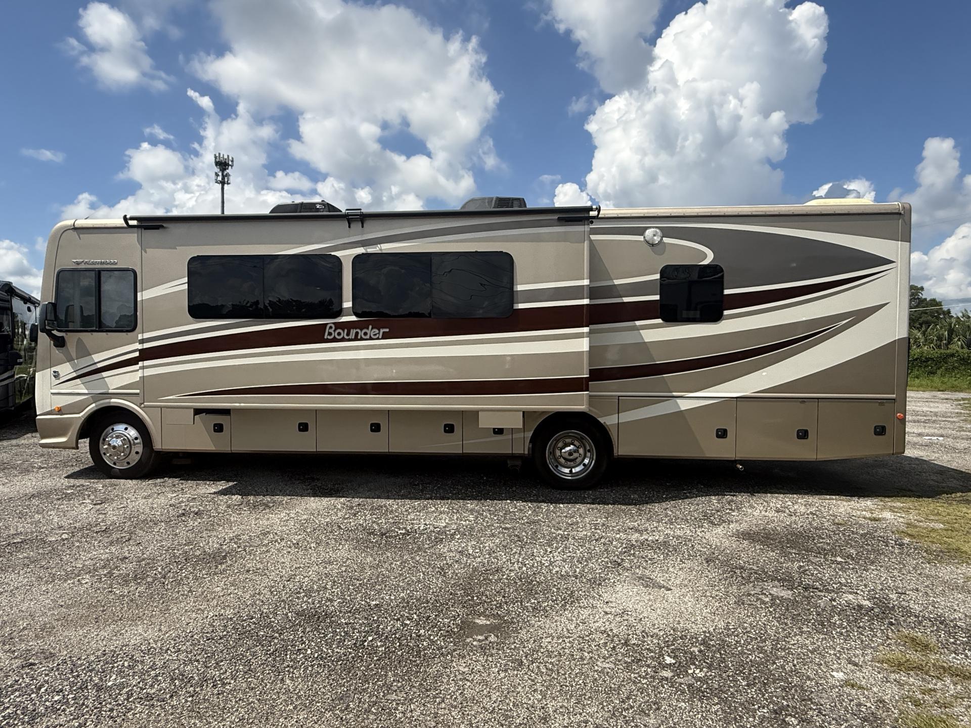 2016 FLEETWOOD BOUNDER 35K