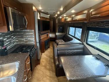 2016 FLEETWOOD BOUNDER 35K