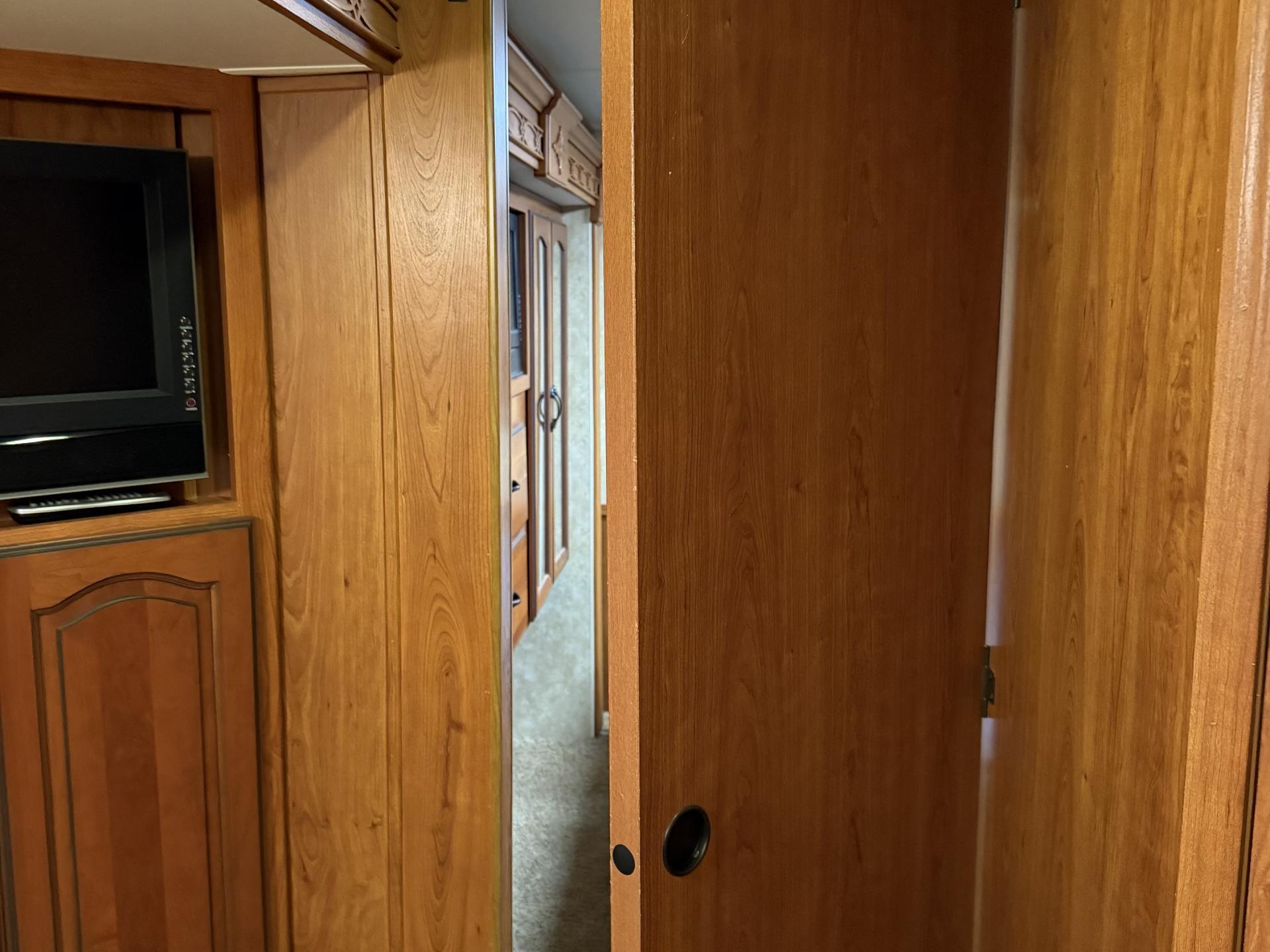 2011 COACHMEN ENCOUNTER 37TZ