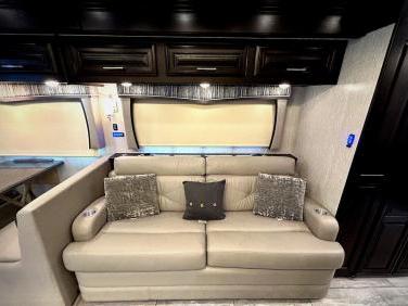 2022 FOREST RIVER BERKSHIRE XLT 45CA