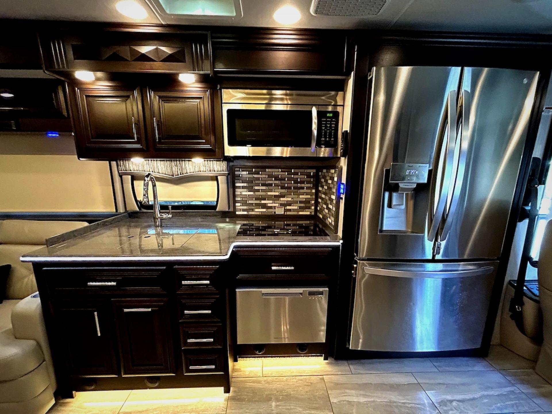 2022 FOREST RIVER BERKSHIRE XLT 45CA