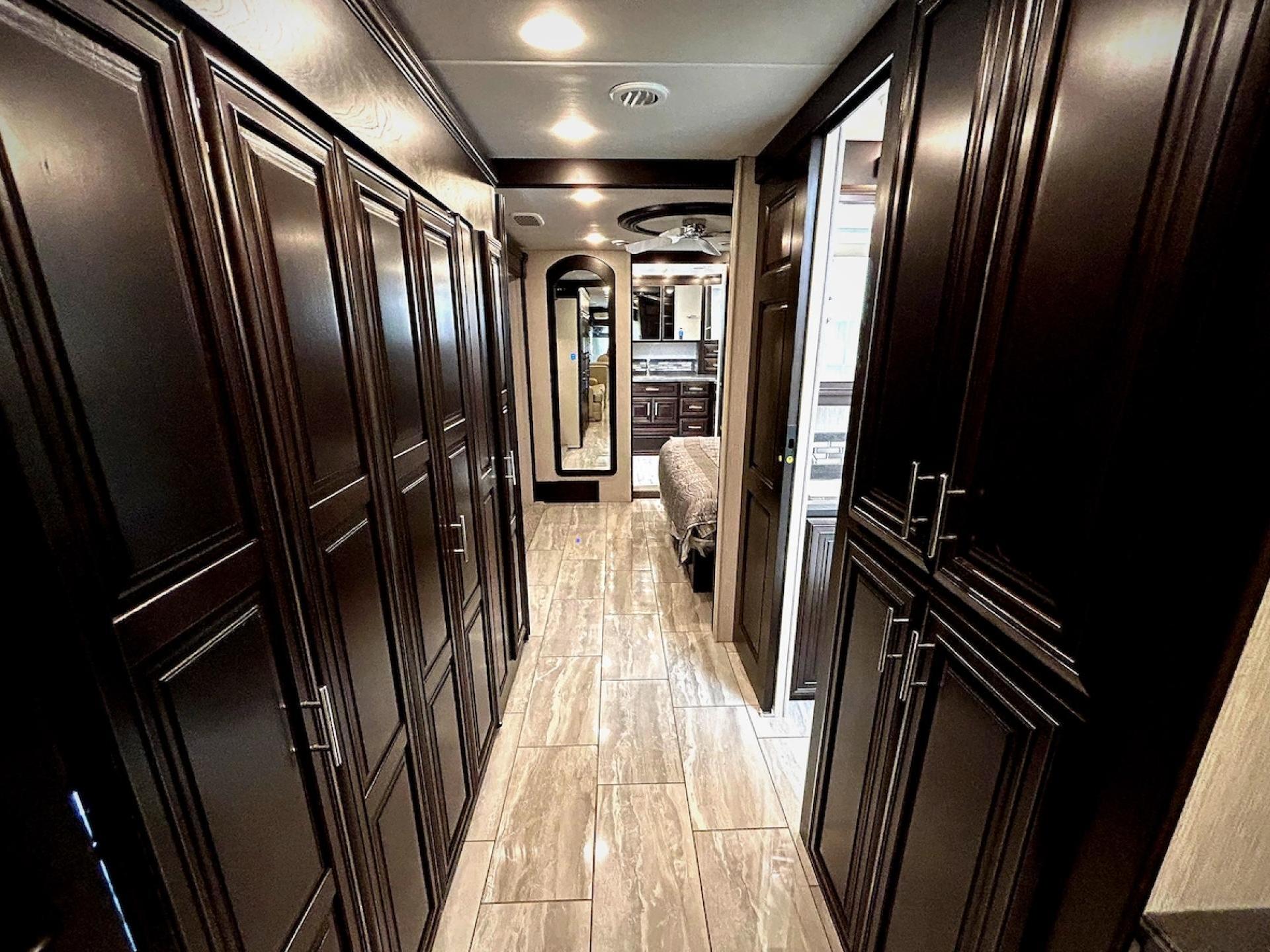 2022 FOREST RIVER BERKSHIRE XLT 45CA