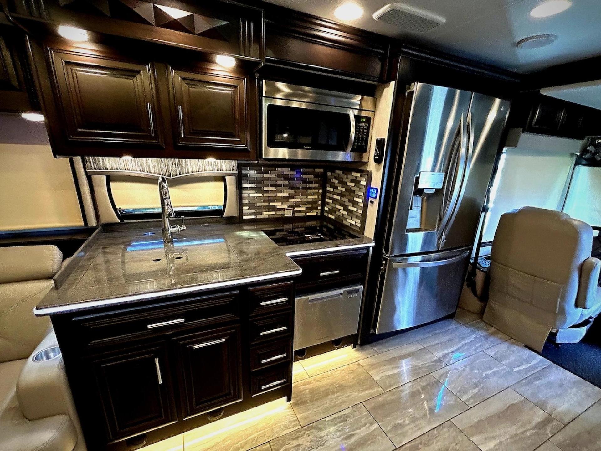 2022 FOREST RIVER BERKSHIRE XLT 45CA