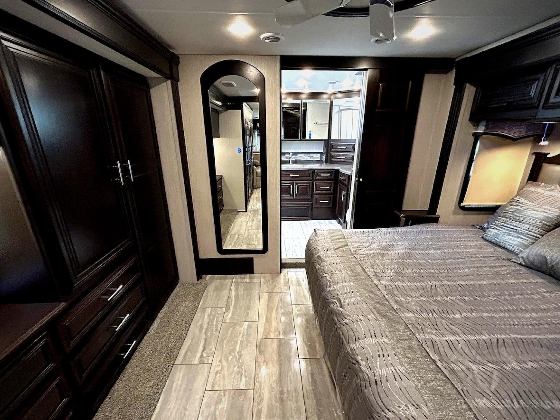 2022 FOREST RIVER BERKSHIRE XLT 45CA