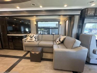 2023 FORETRAVEL REALM Realm FS605