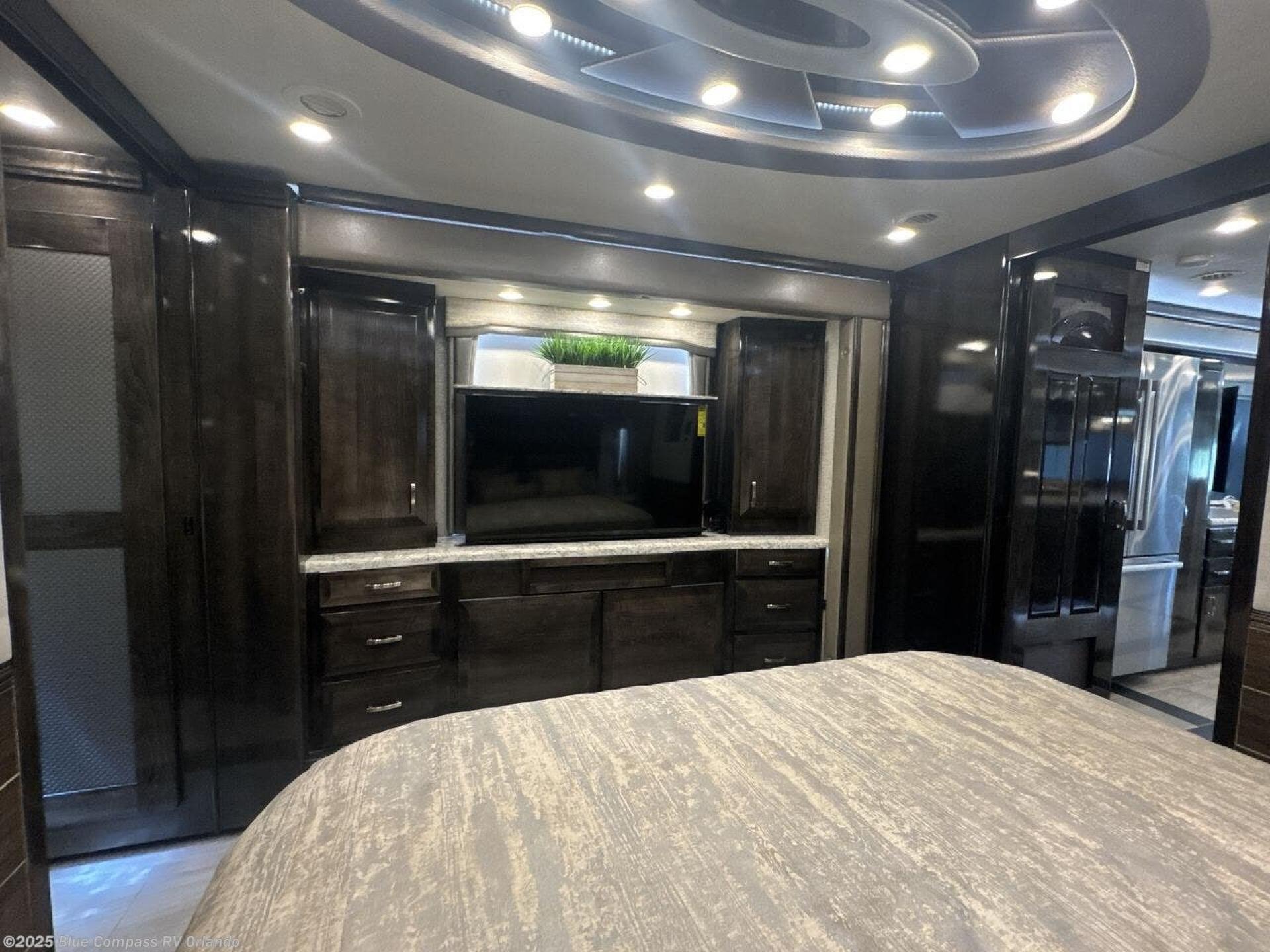 2023 FORETRAVEL REALM Realm FS605
