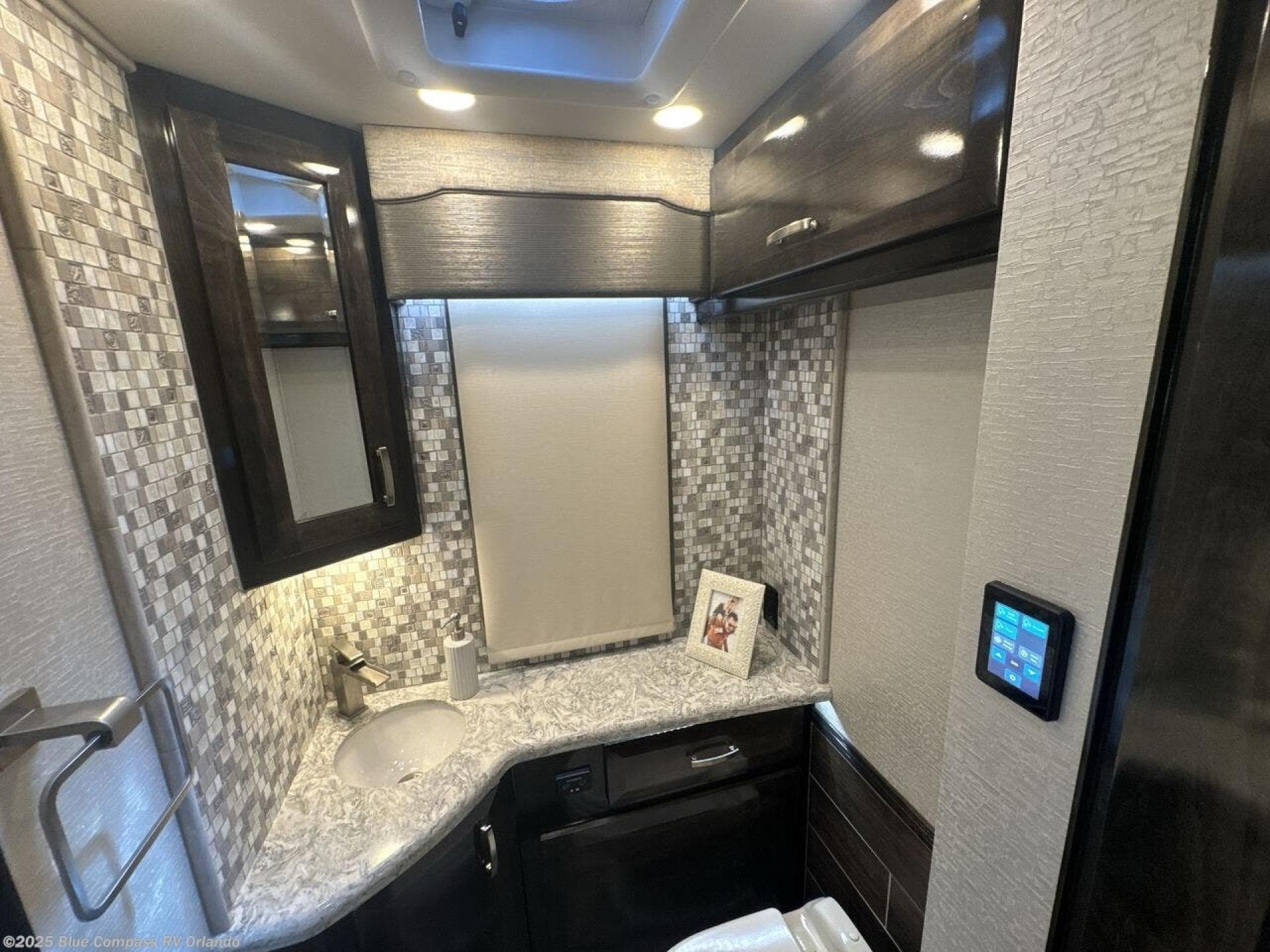 2023 FORETRAVEL REALM Realm FS605