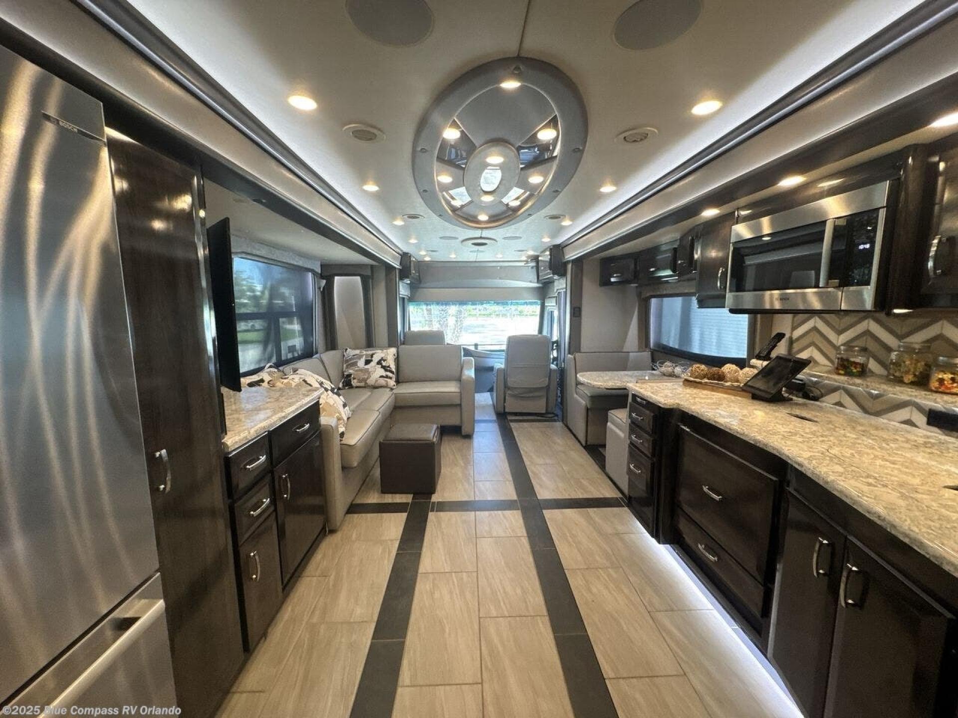2023 FORETRAVEL REALM Realm FS605