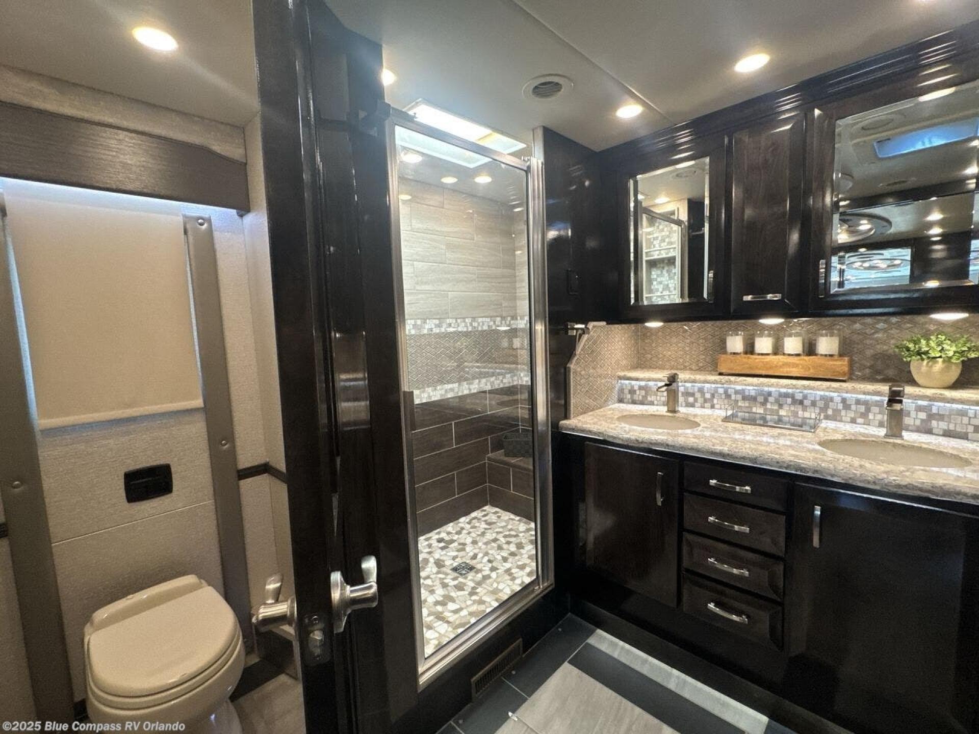 2023 FORETRAVEL REALM Realm FS605