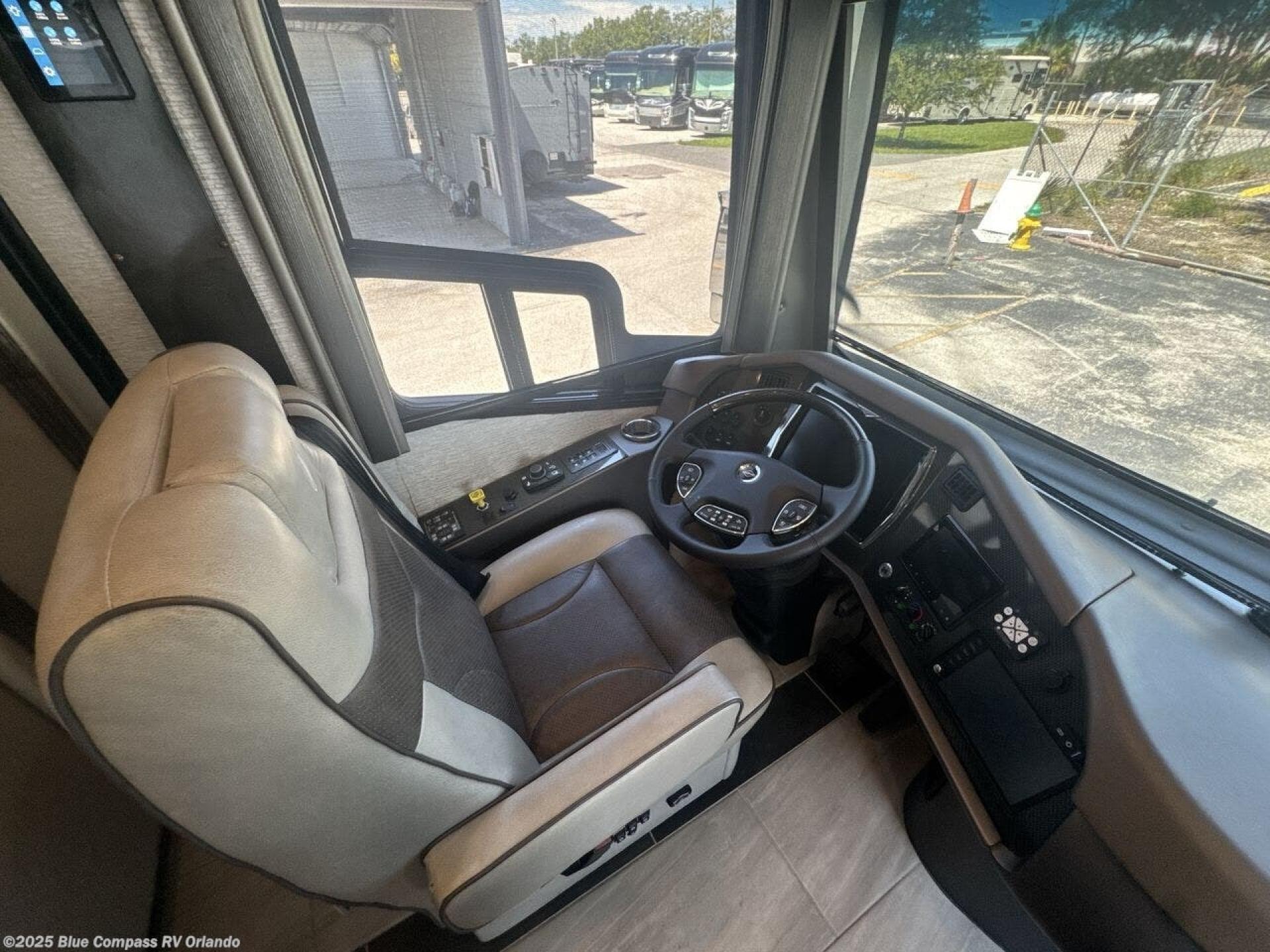2023 FORETRAVEL REALM Realm FS605