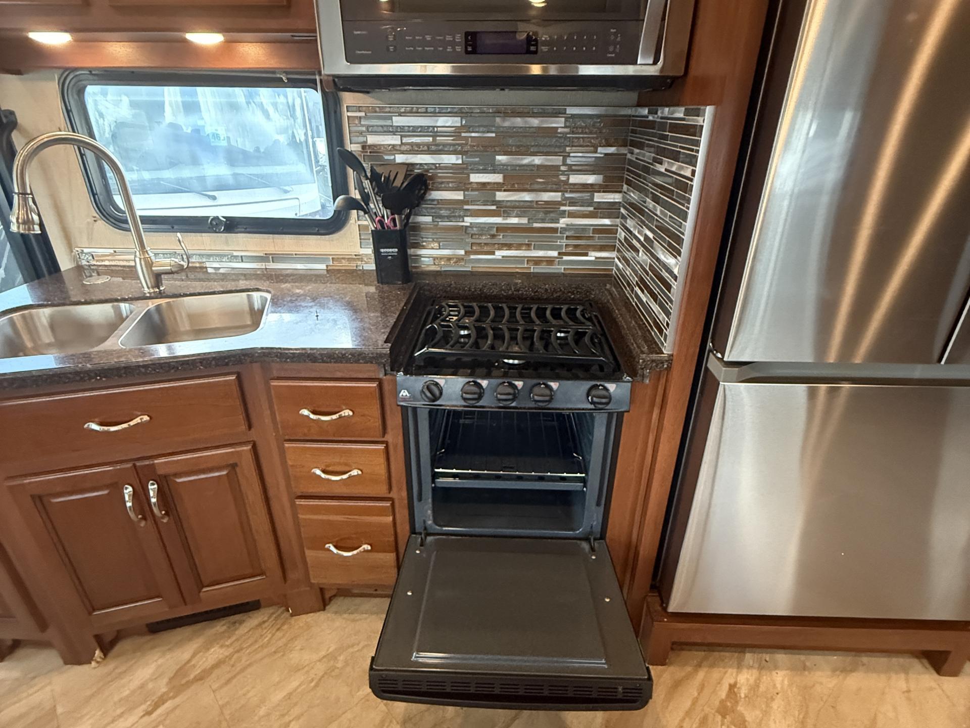 2016 FLEETWOOD BOUNDER 35K