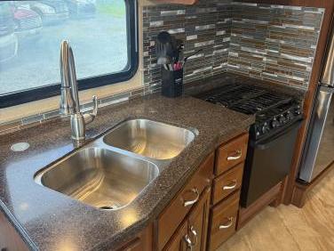 2016 FLEETWOOD BOUNDER 35K