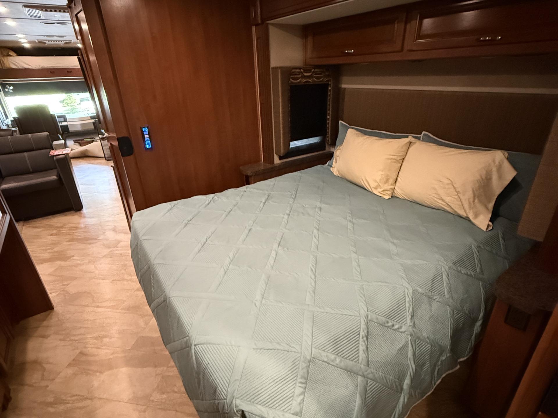 2016 FLEETWOOD BOUNDER 35K