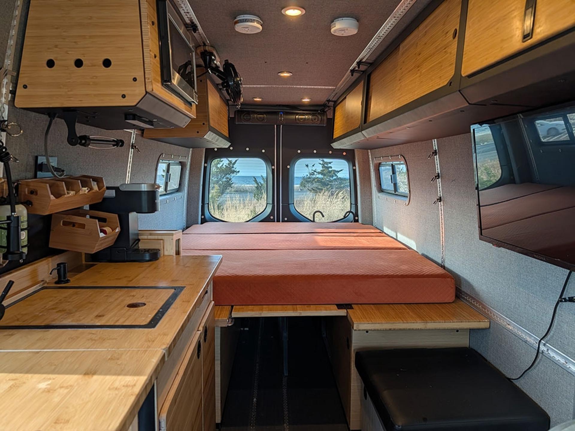 2023 WINNEBAGO ADVENTURE WAGON 70SE