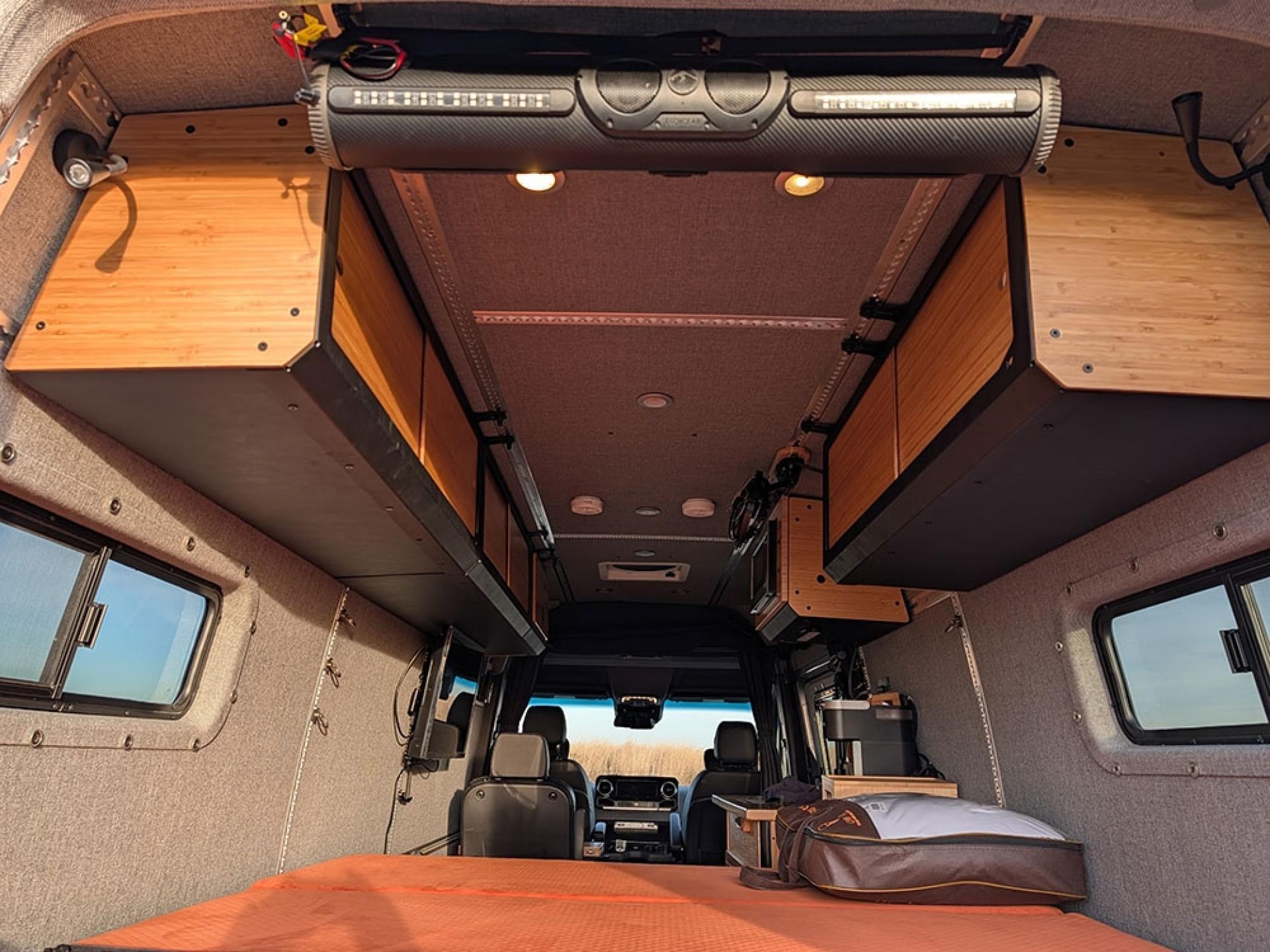 2023 WINNEBAGO ADVENTURE WAGON 70SE