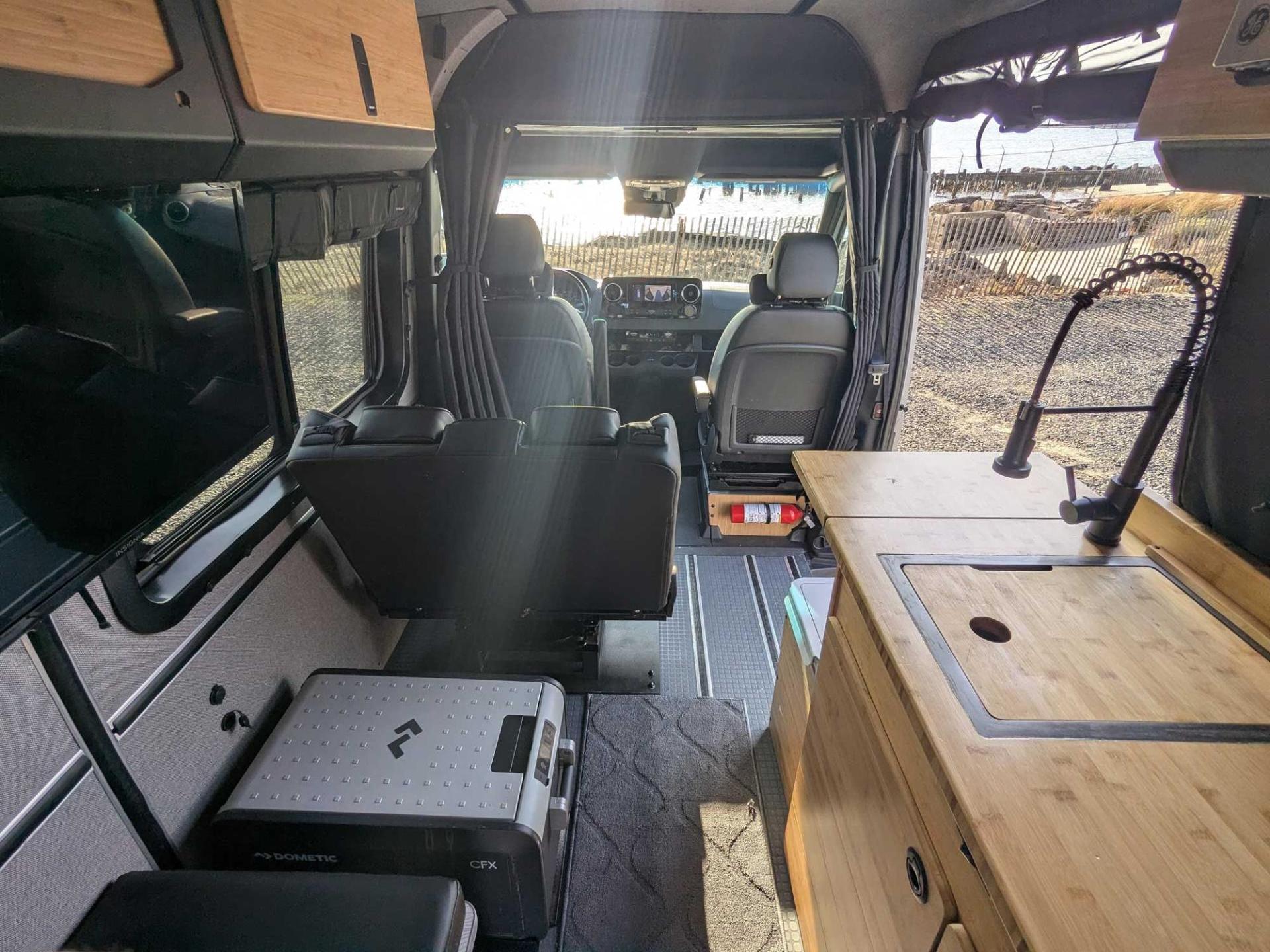 2023 WINNEBAGO ADVENTURE WAGON 70SE
