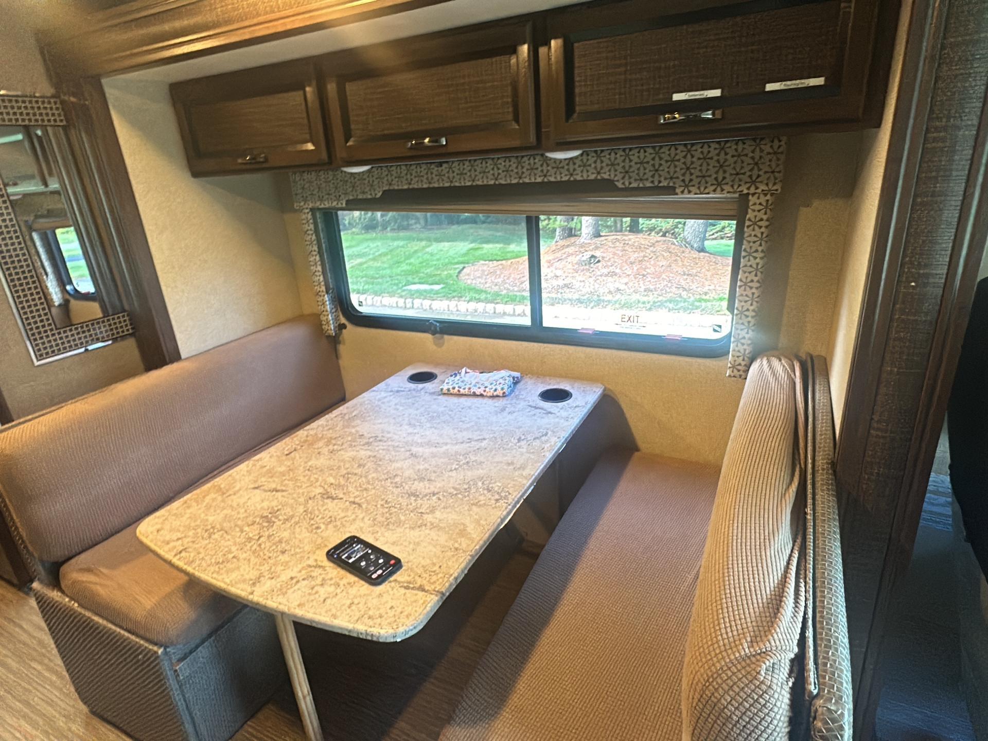 2018 THOR MOTOR COACH AXIS 25.4