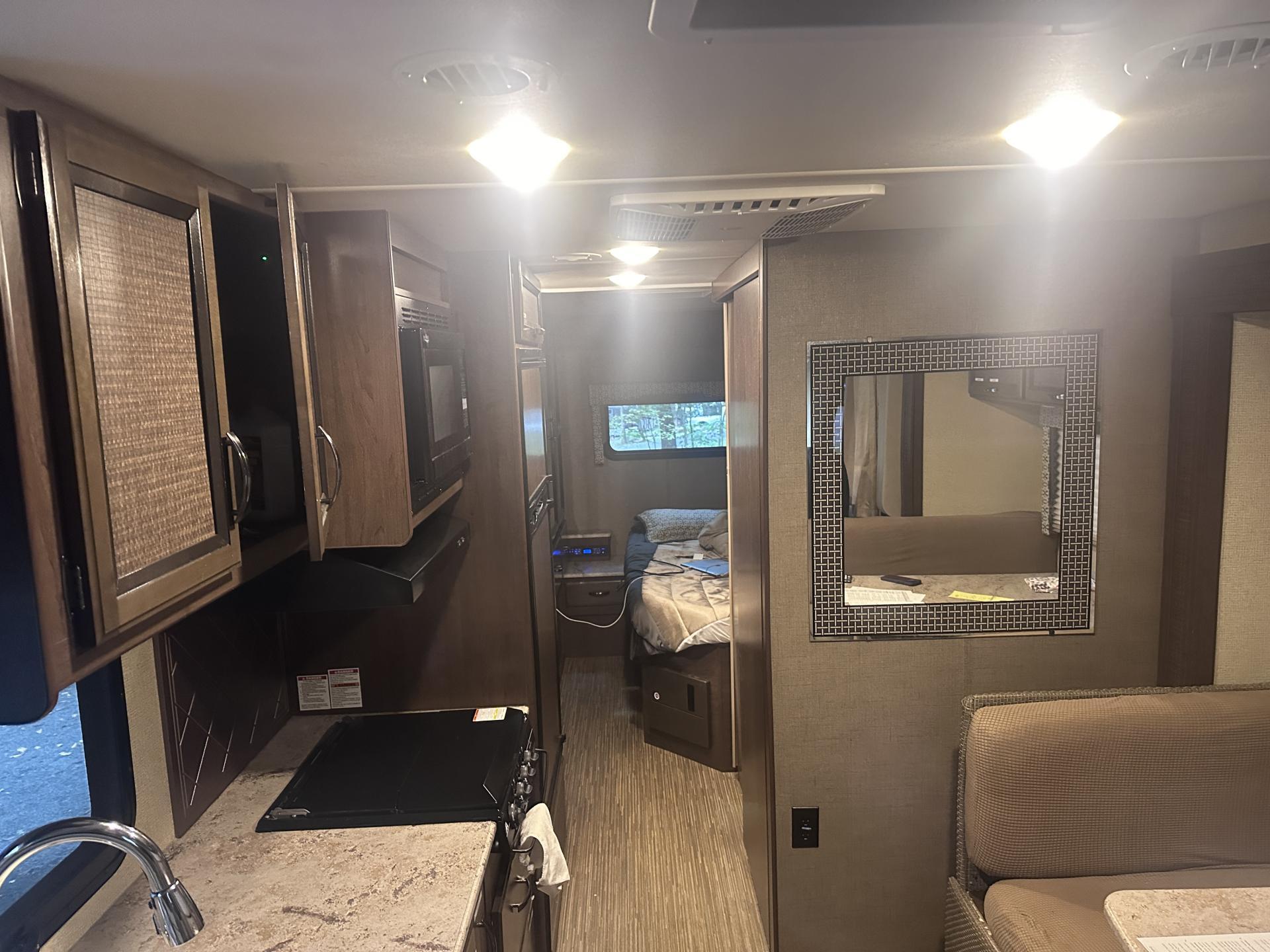 2018 THOR MOTOR COACH AXIS 25.4