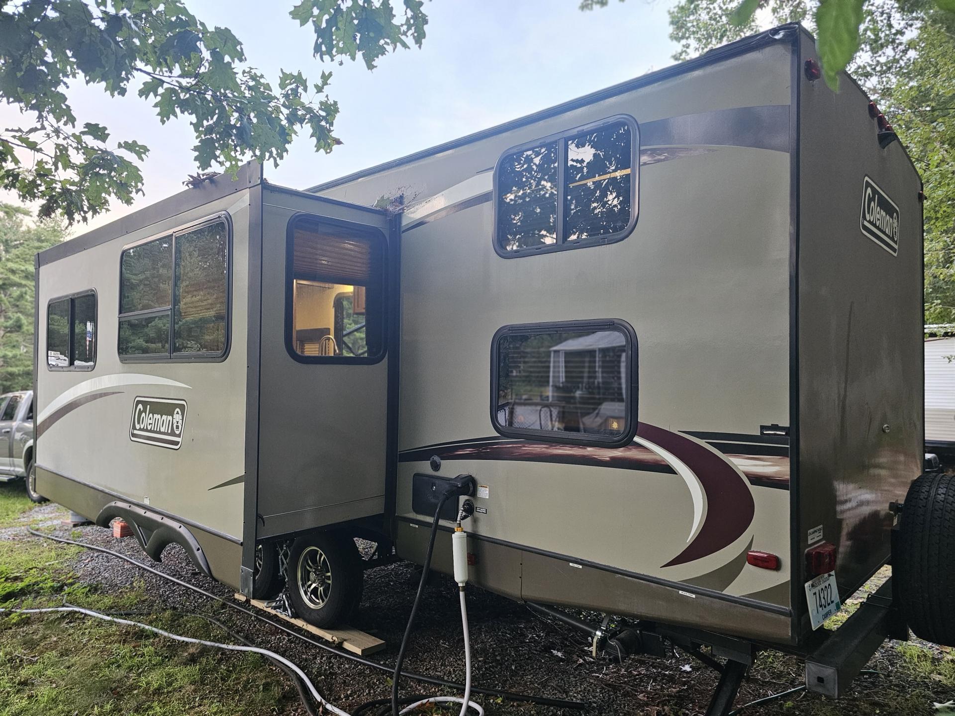 2018 COLEMAN AMERICANA Lantern 2885bh