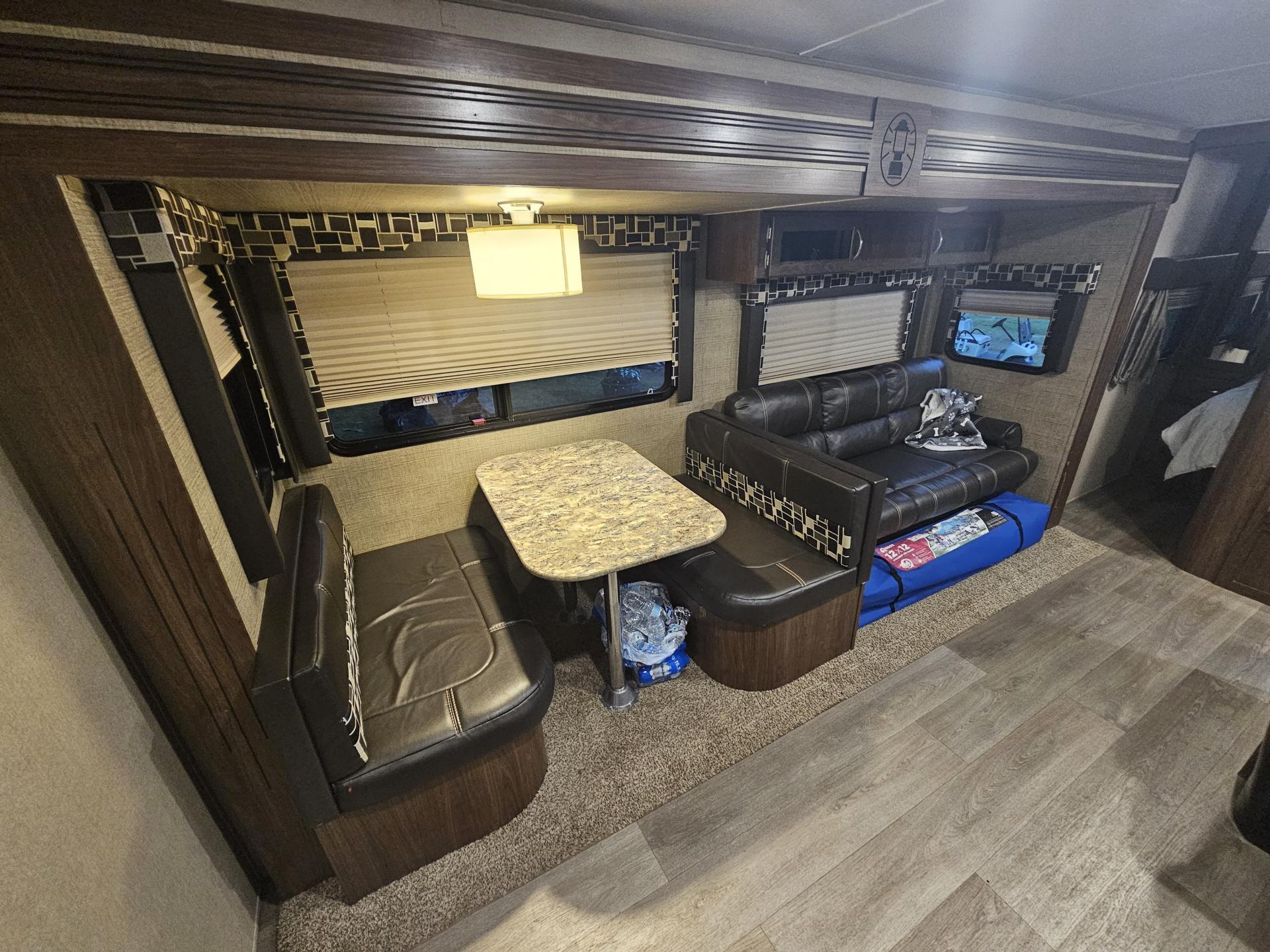 2018 COLEMAN AMERICANA Lantern 2885bh