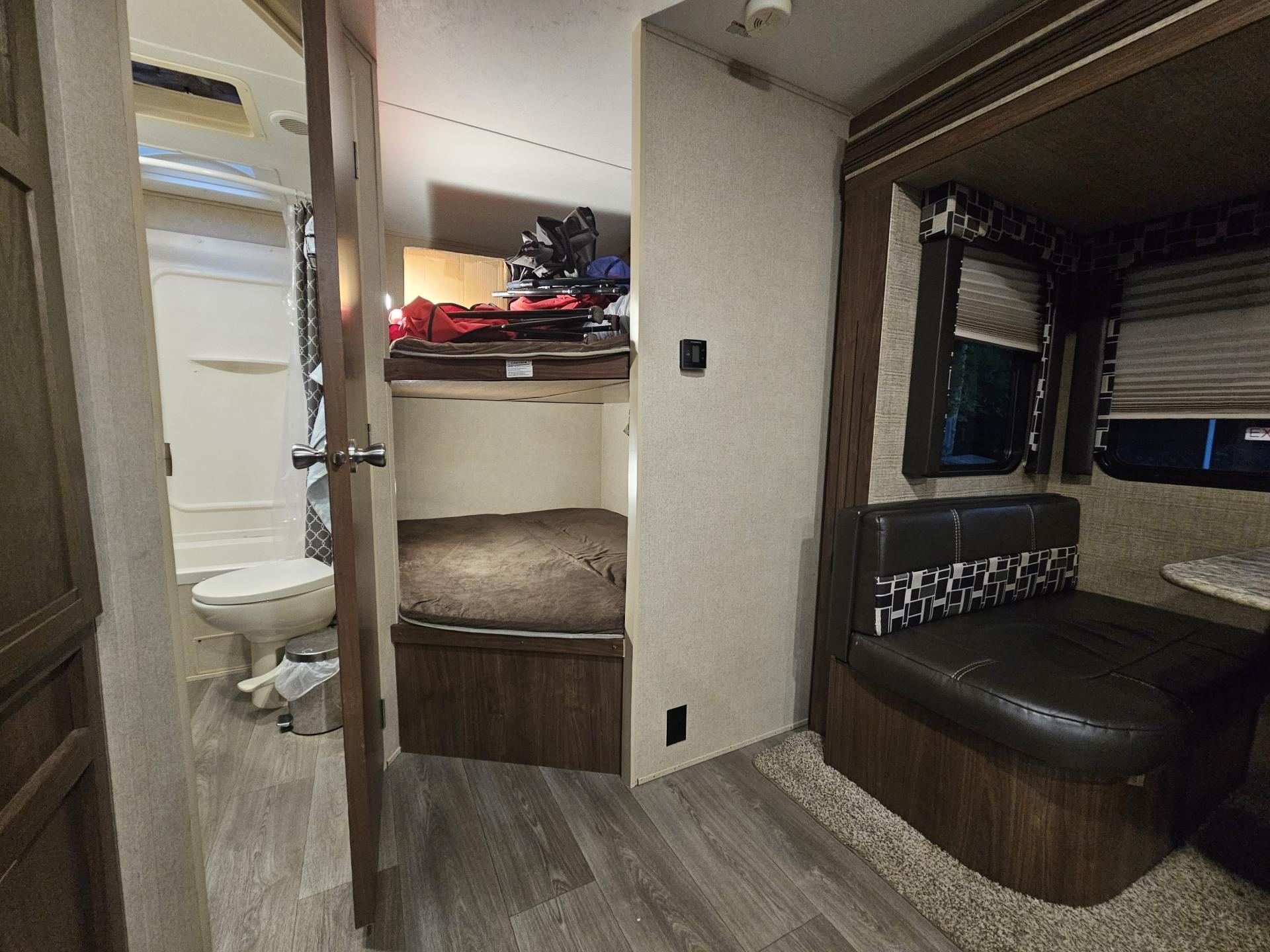 2018 COLEMAN AMERICANA Lantern 2885bh