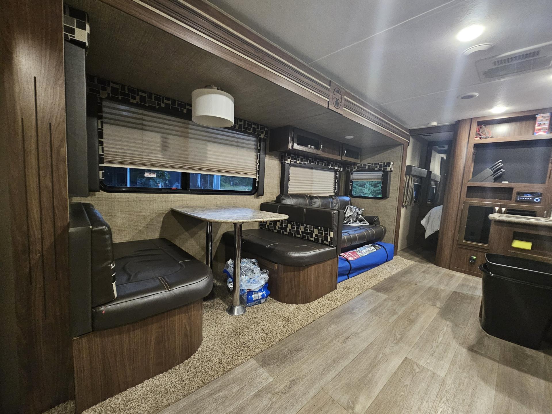 2018 COLEMAN AMERICANA Lantern 2885bh