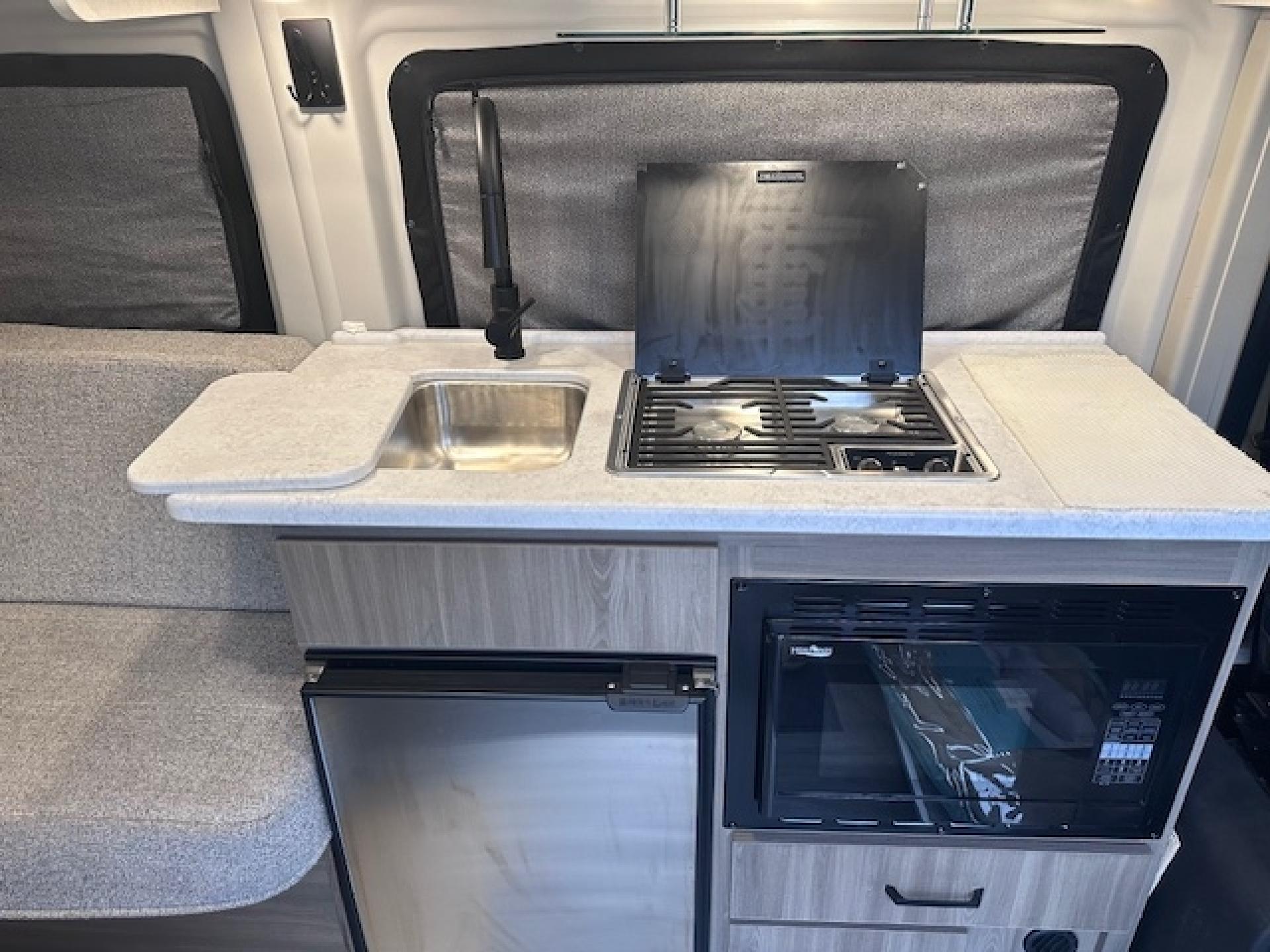 2024 THOR MOTOR COACH DAZZLE 2LB
