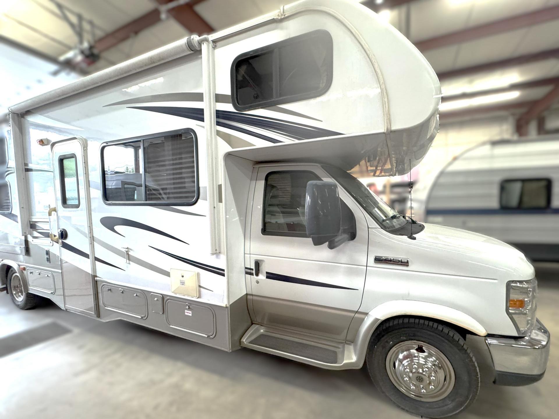 2015 FOREST RIVER FORESTER 3171DSF