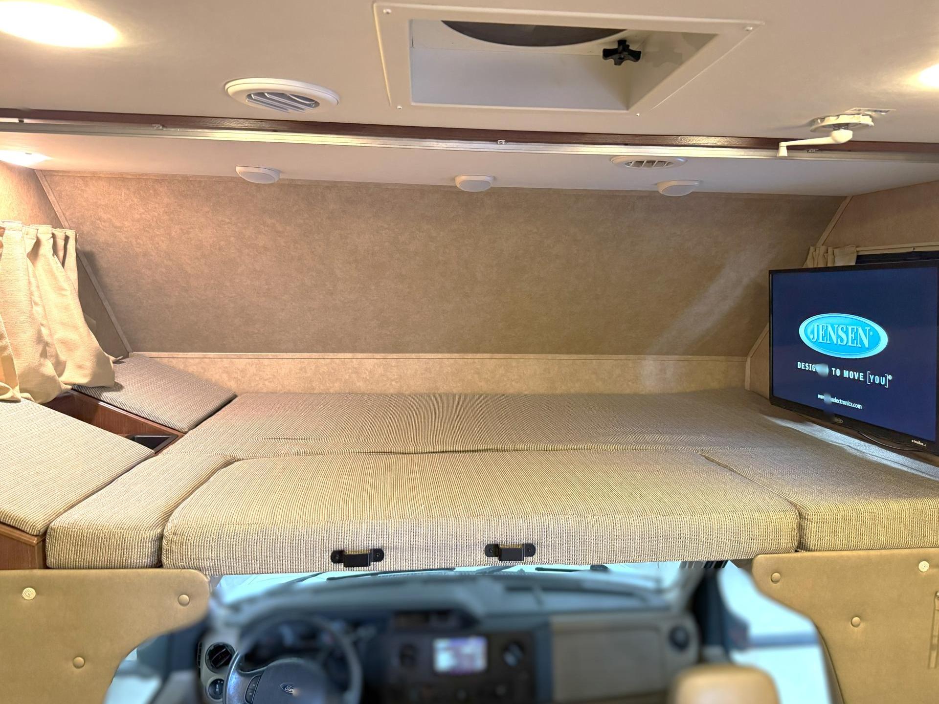 2015 FOREST RIVER FORESTER 3171DSF