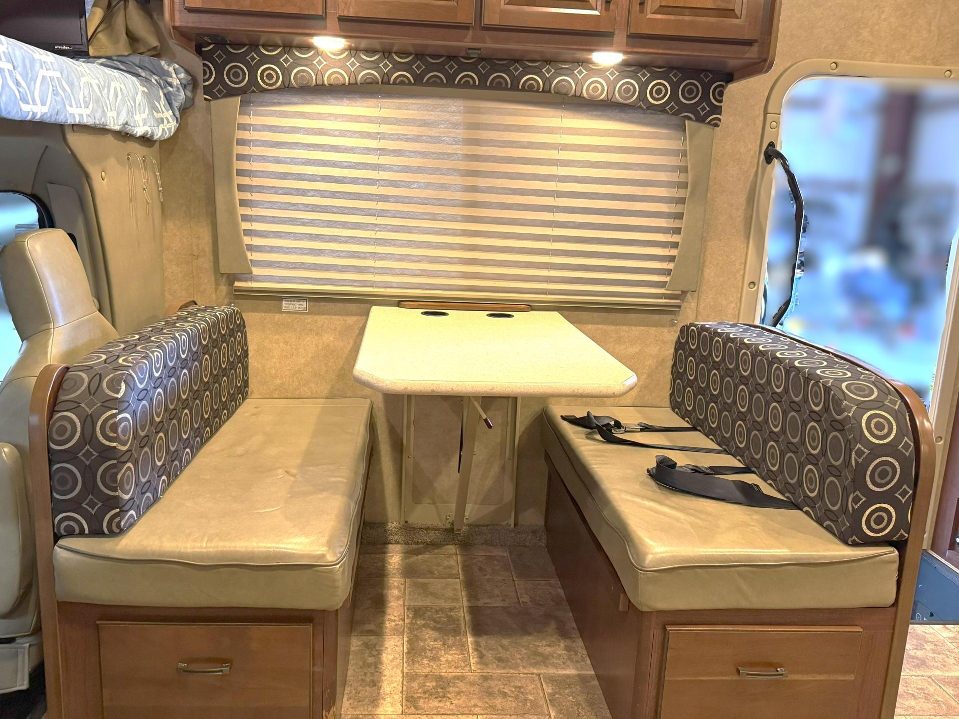 2015 FOREST RIVER FORESTER 3171DSF