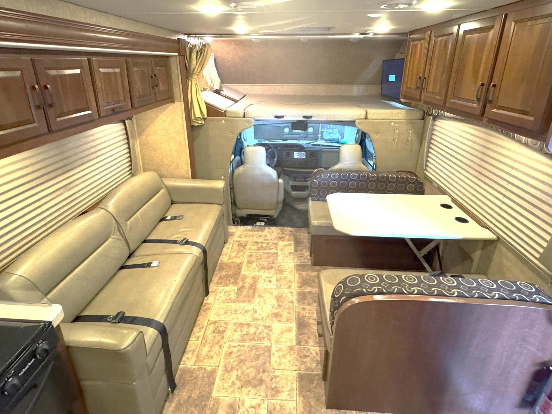 2015 FOREST RIVER FORESTER 3171DSF