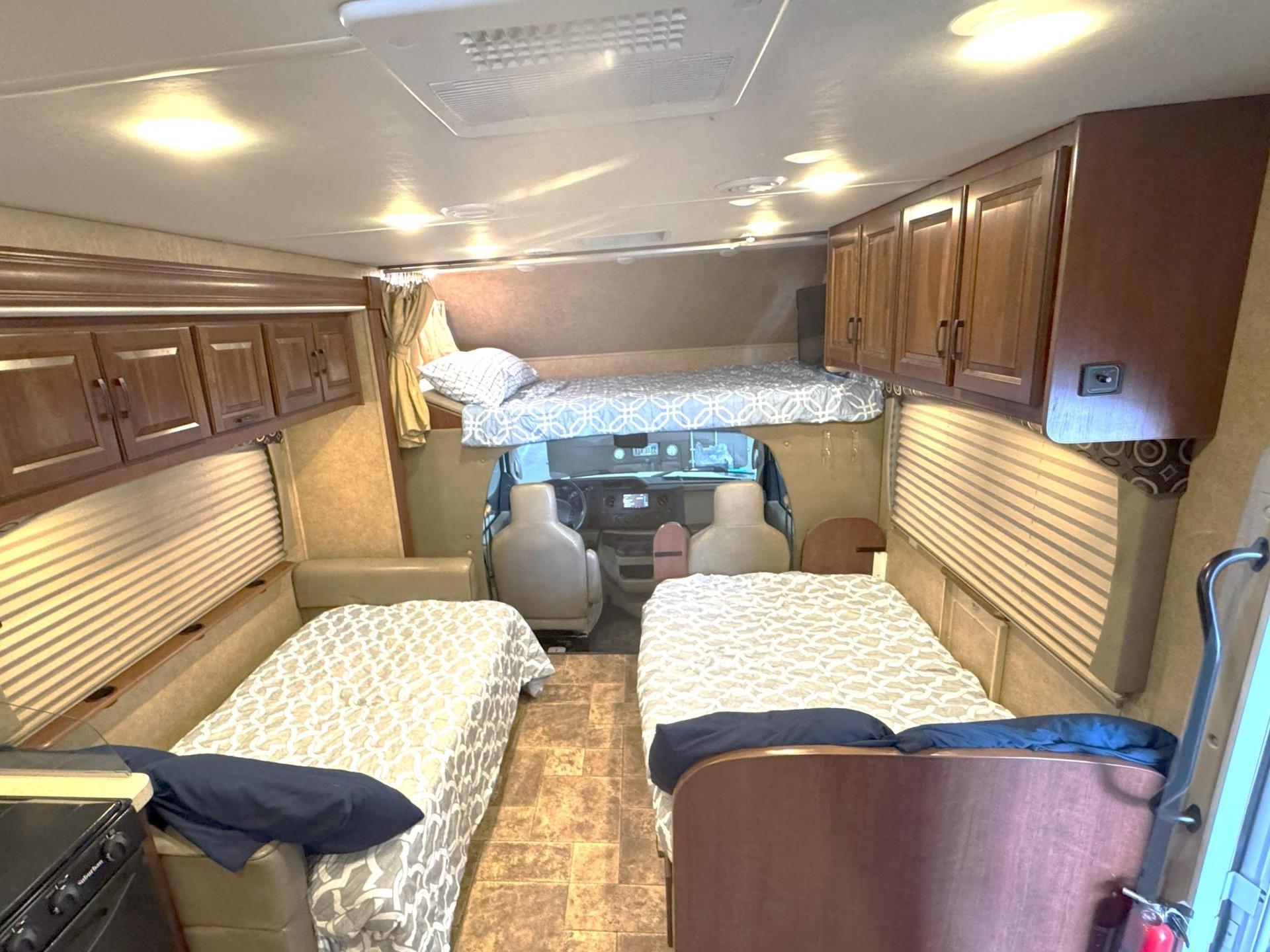 2015 FOREST RIVER FORESTER 3171DSF