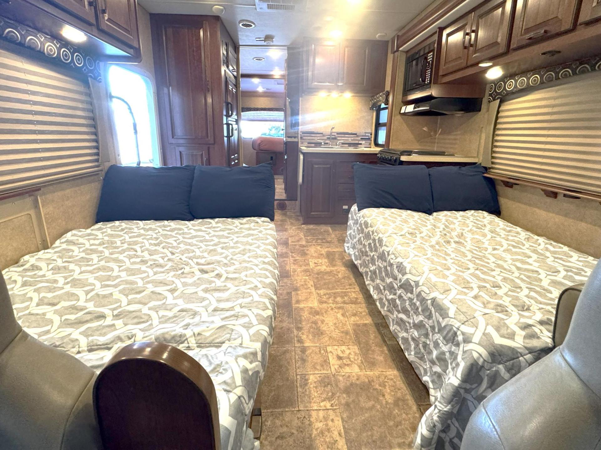 2015 FOREST RIVER FORESTER 3171DSF