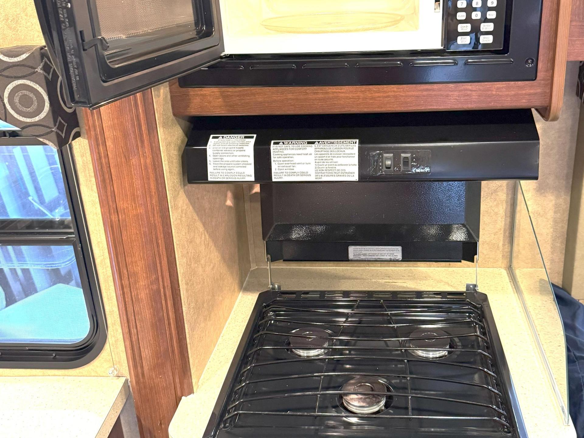 2015 FOREST RIVER FORESTER 3171DSF