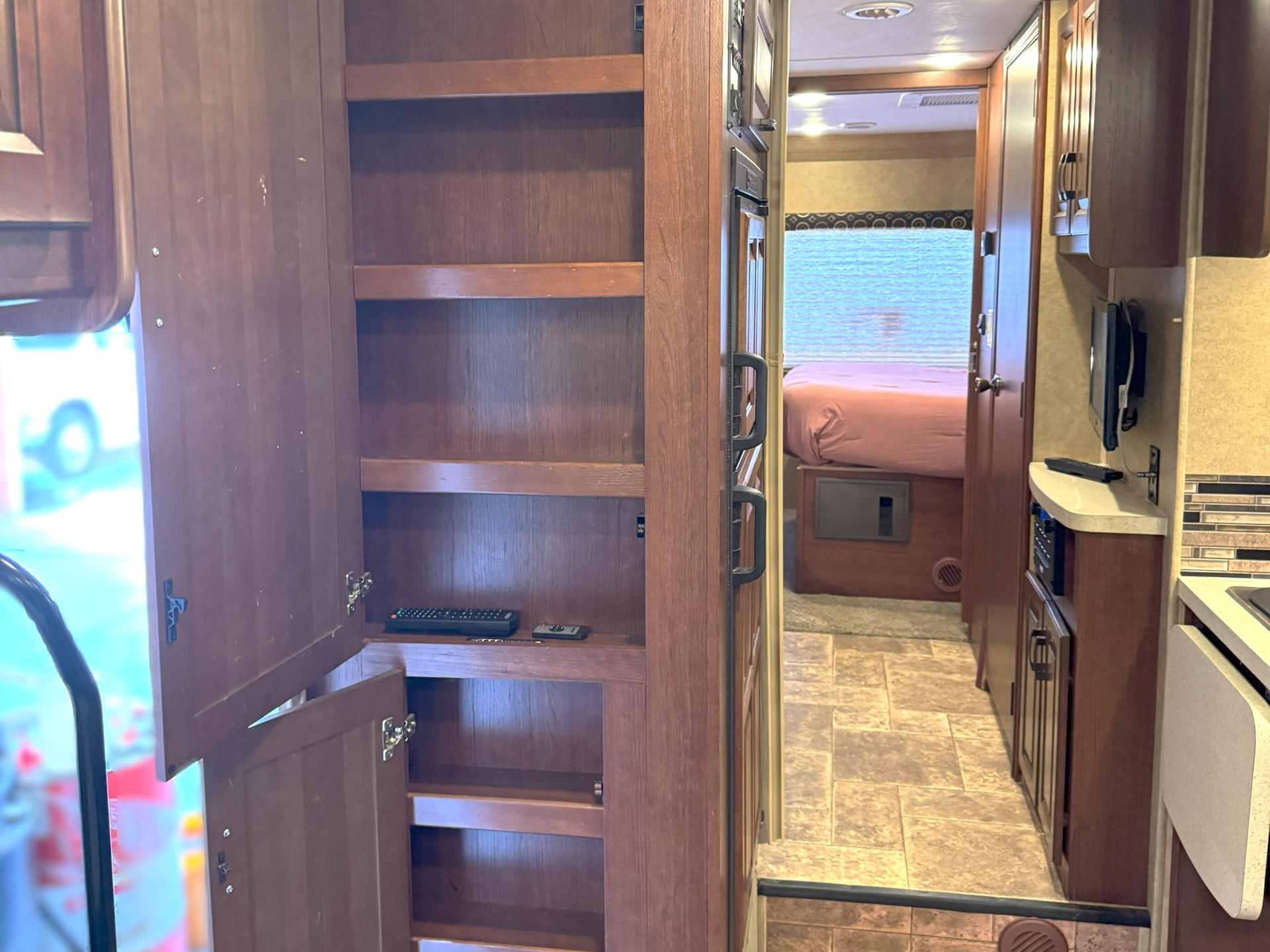 2015 FOREST RIVER FORESTER 3171DSF
