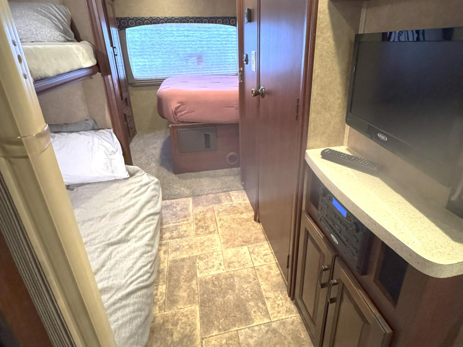 2015 FOREST RIVER FORESTER 3171DSF