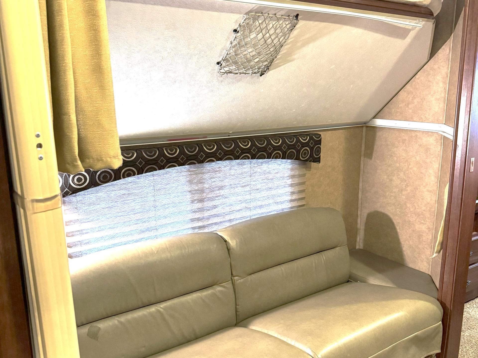 2015 FOREST RIVER FORESTER 3171DSF