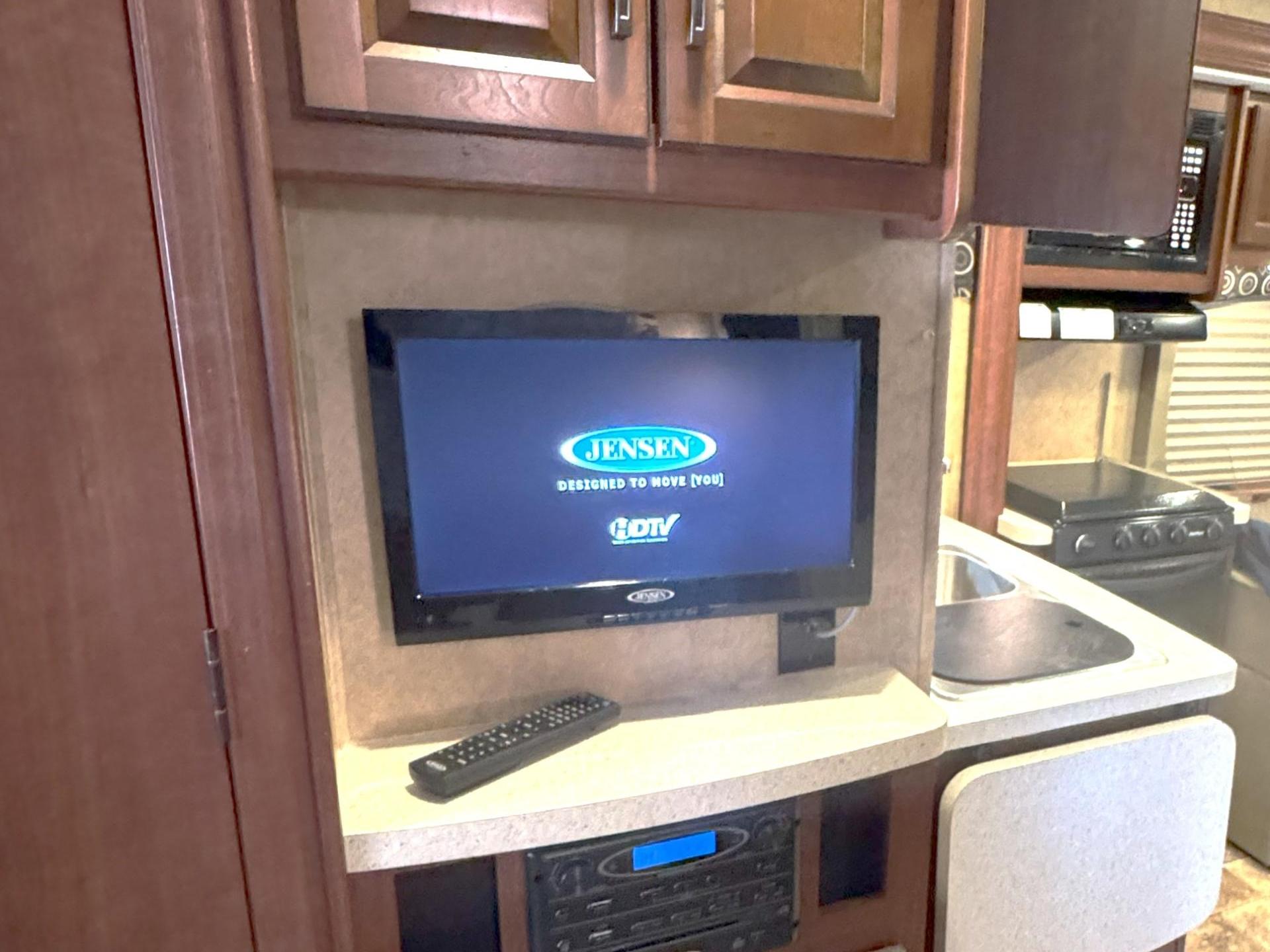 2015 FOREST RIVER FORESTER 3171DSF