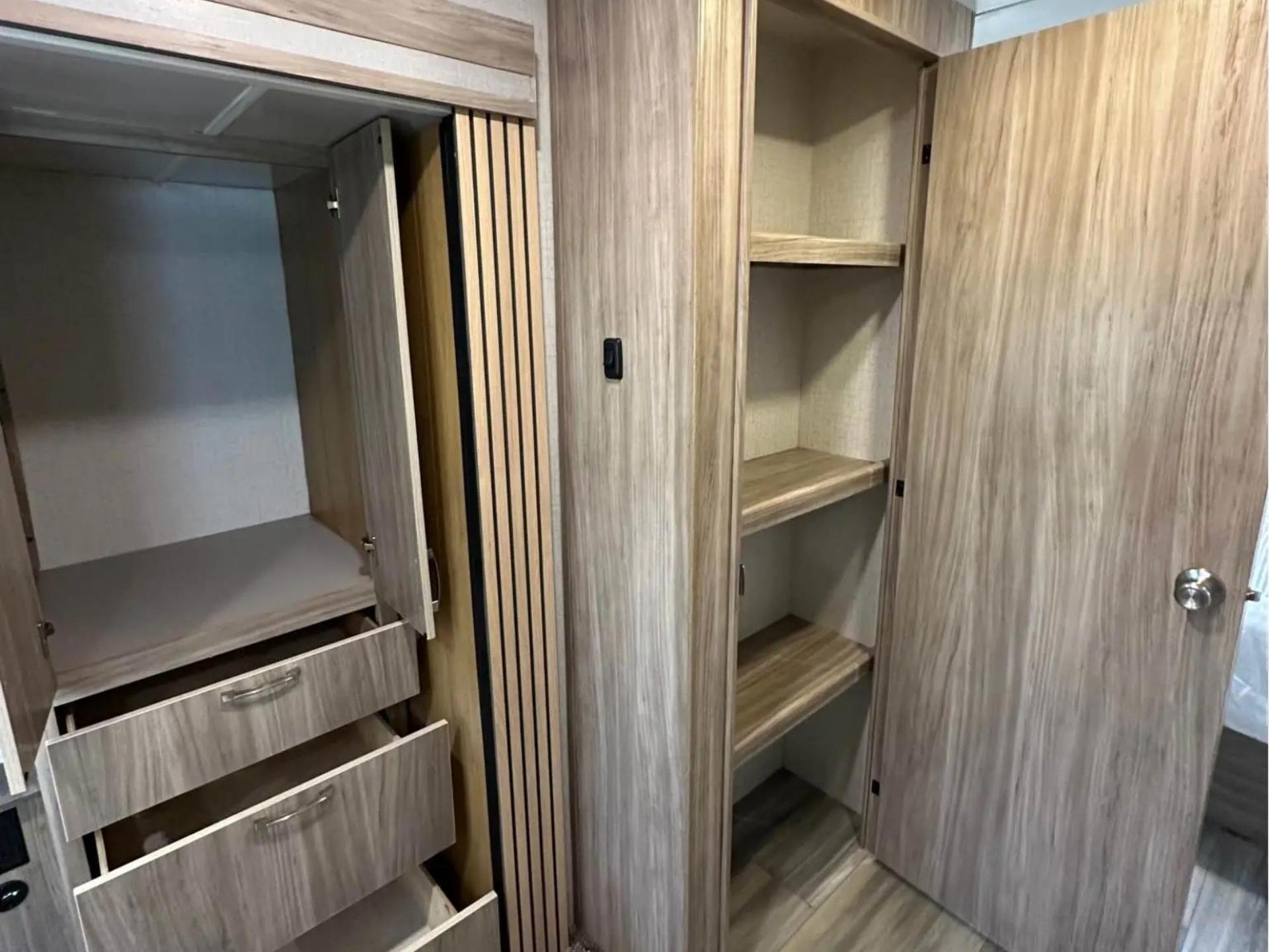 2022 WINNEBAGO MINNIE 2529RG
